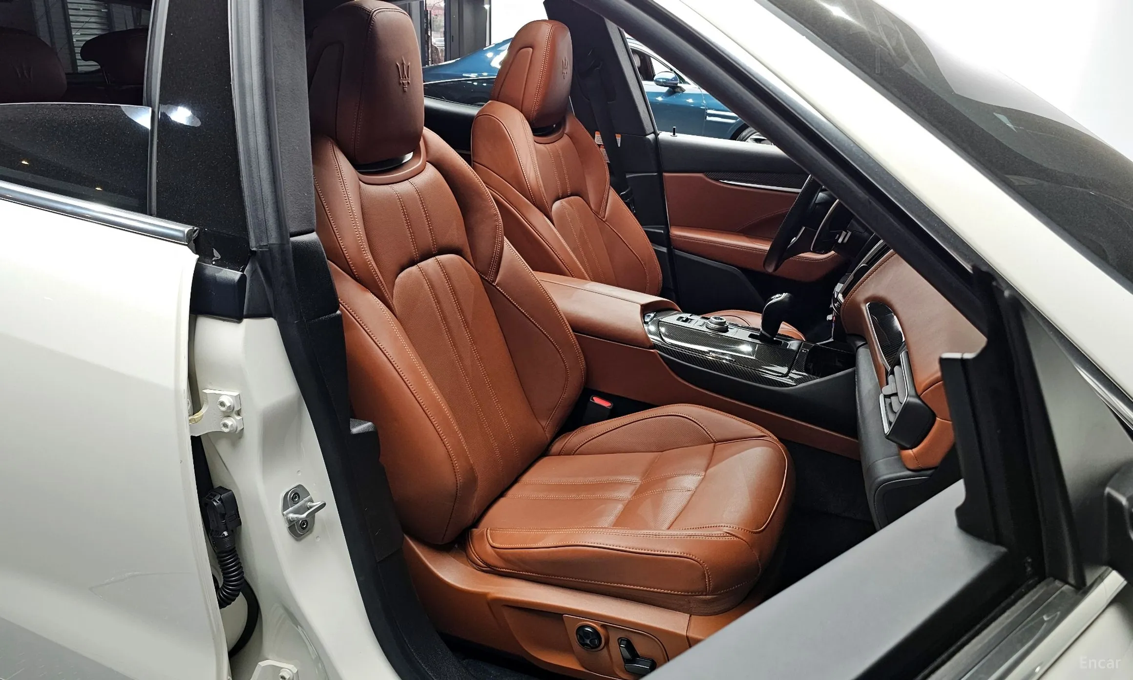 Maserati Levante превью 10