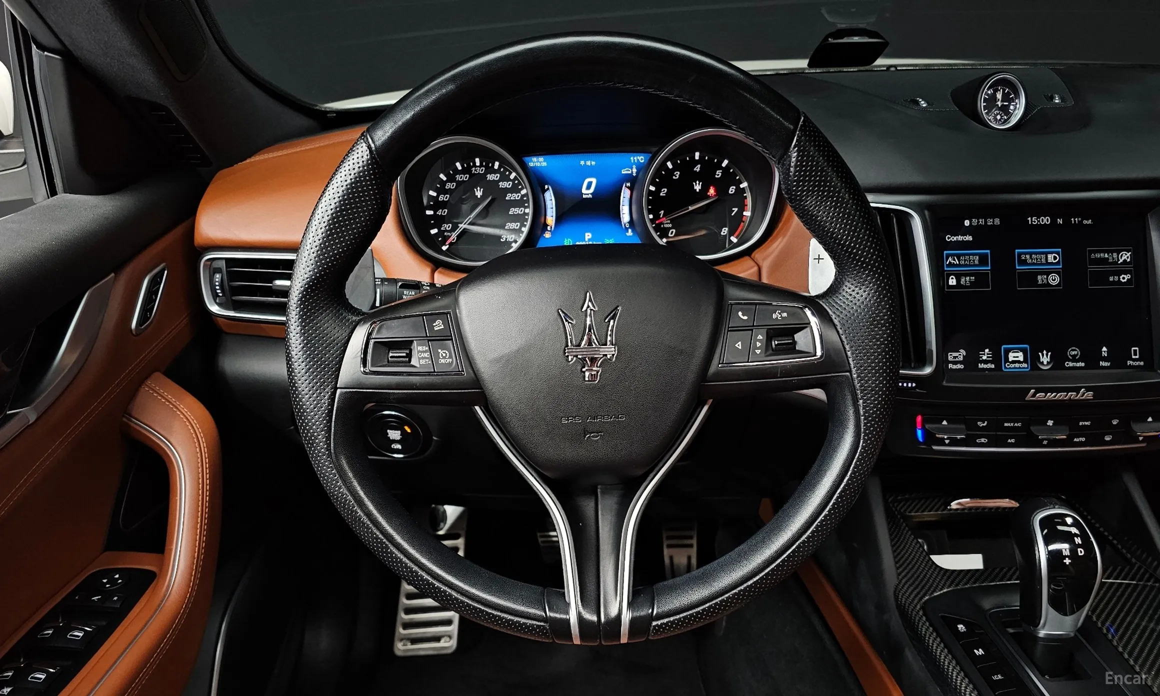 Maserati Levante превью 13