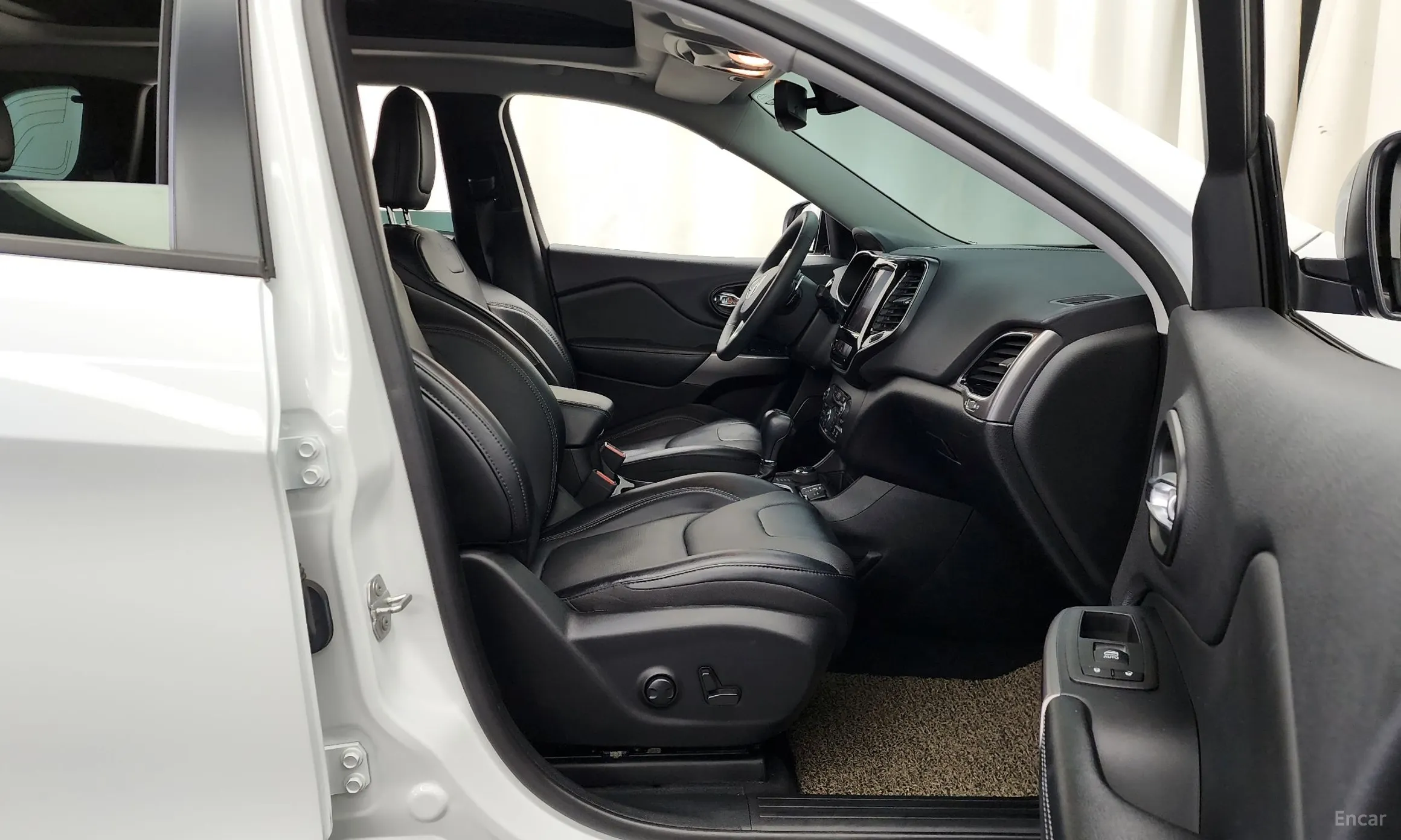 Jeep Cherokee (KL) превью 11