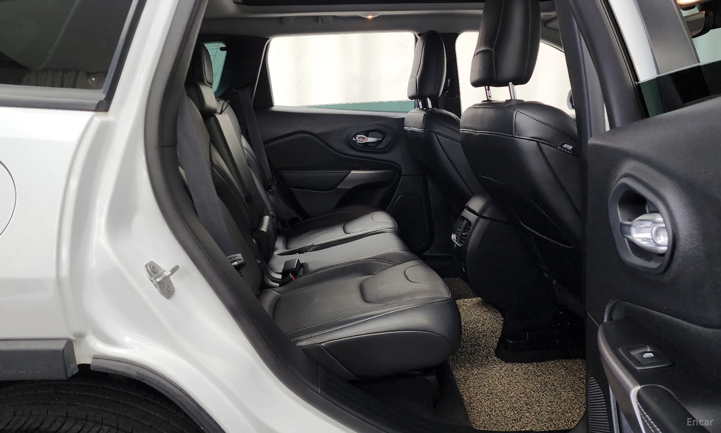 Jeep Cherokee (KL) превью 12