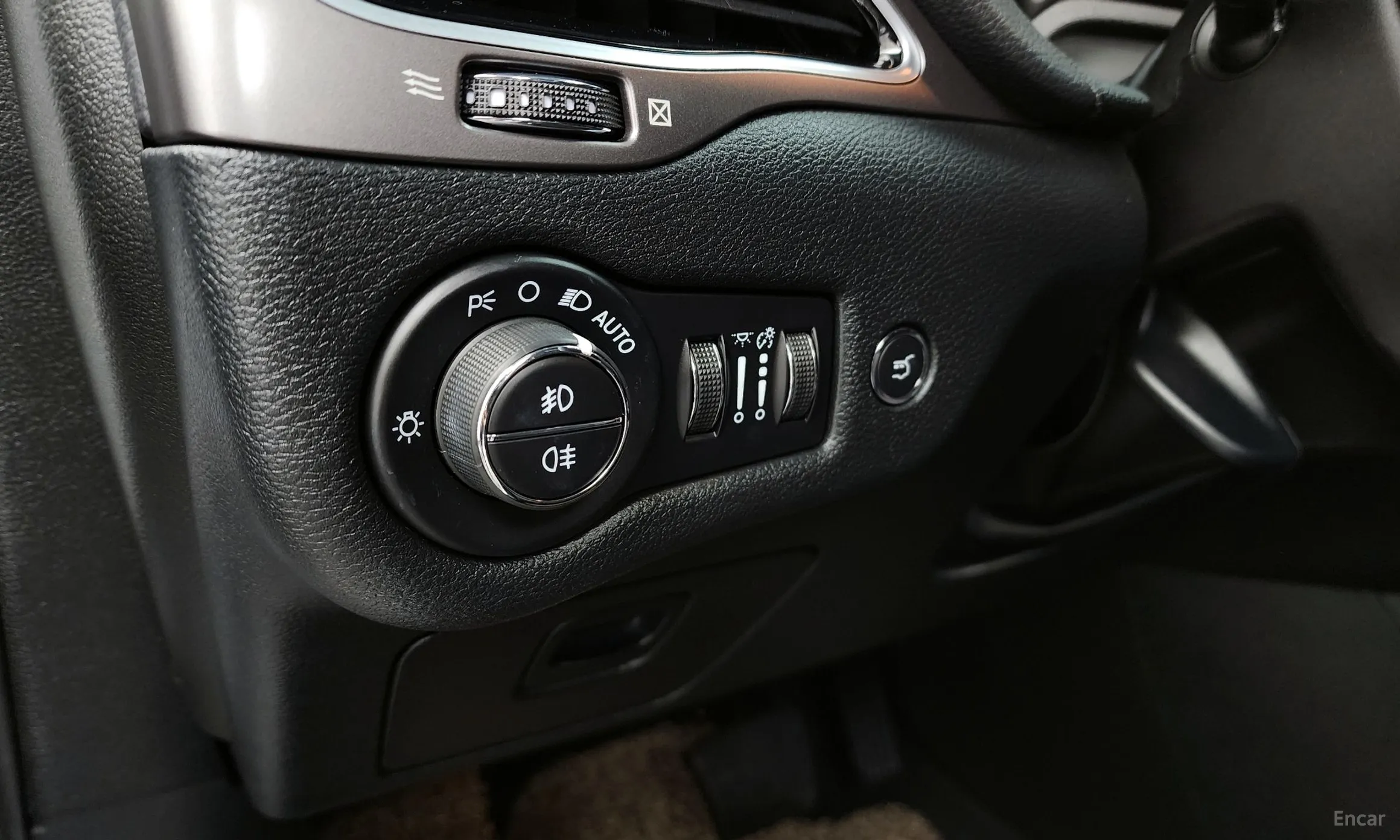 Jeep Cherokee (KL) превью 16