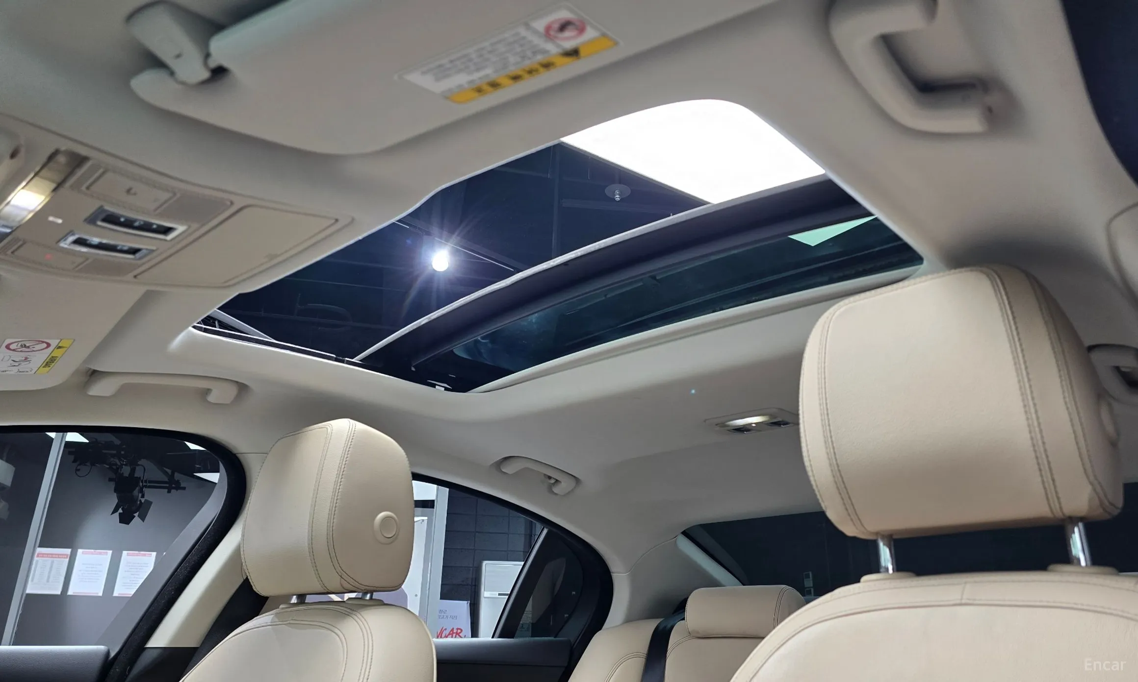 Jaguar XE превью 19