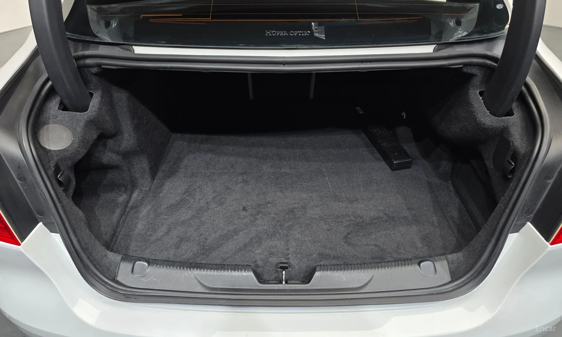 Jaguar XE превью 20