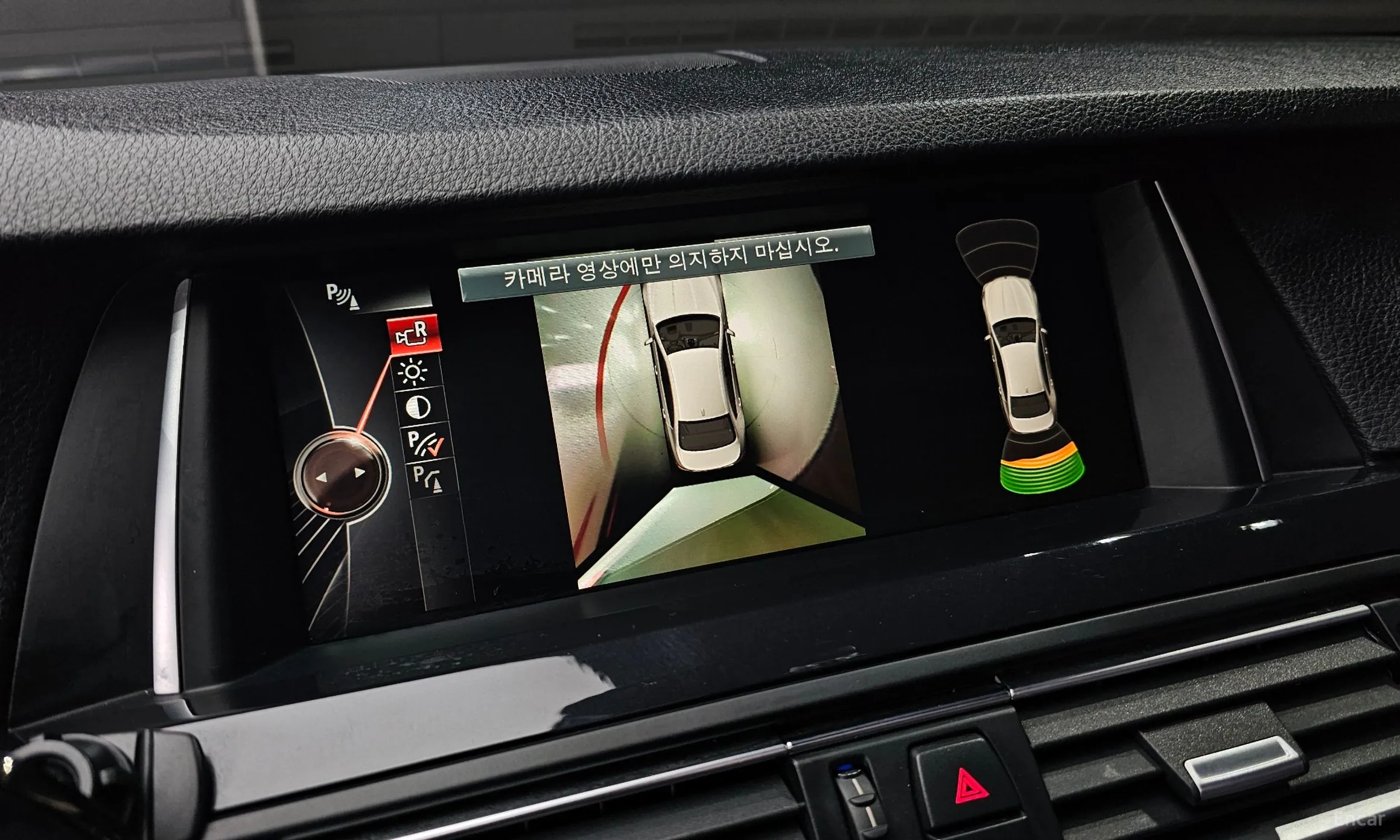 BMW 5 Series (F10) превью 14