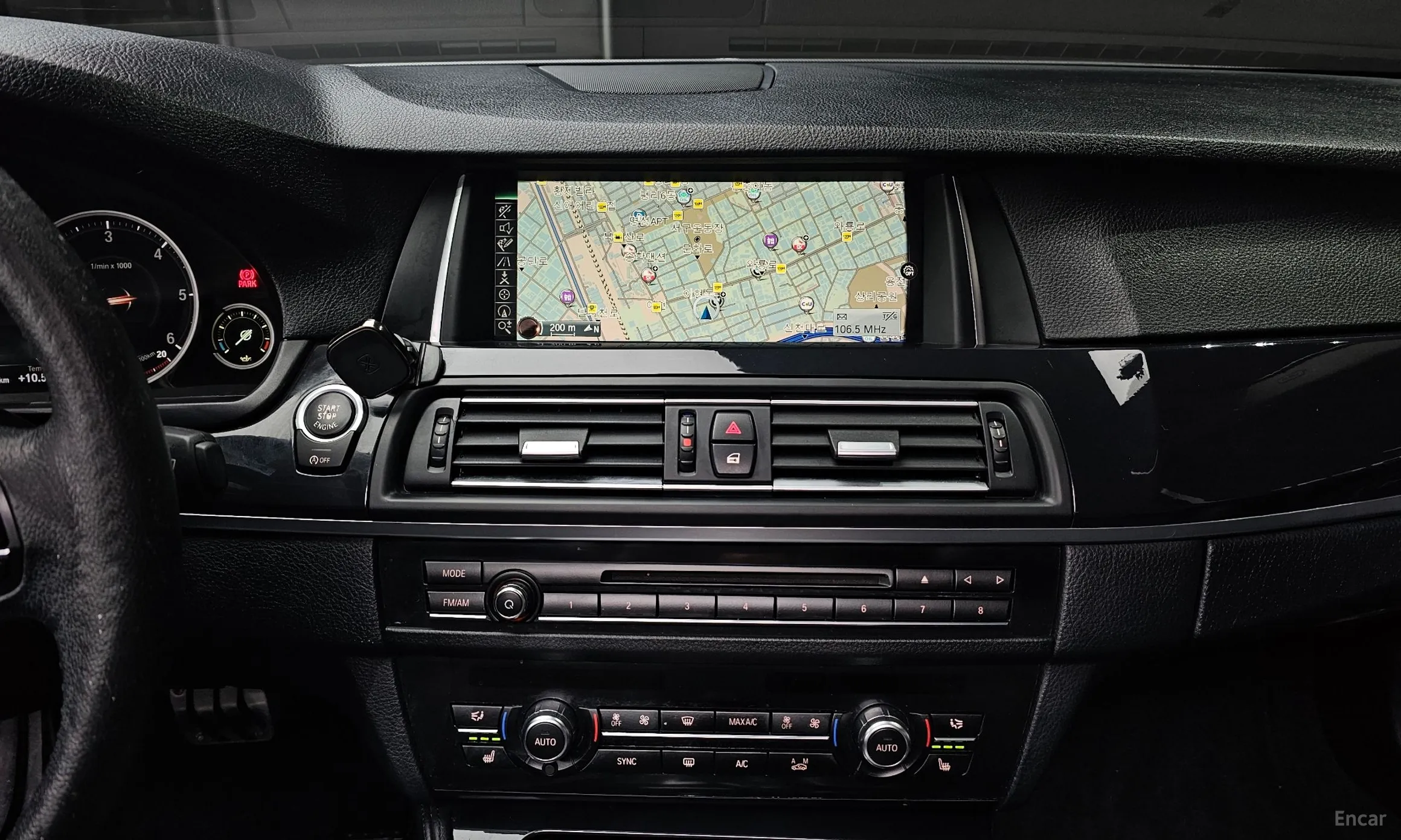 BMW 5 Series (F10) превью 15