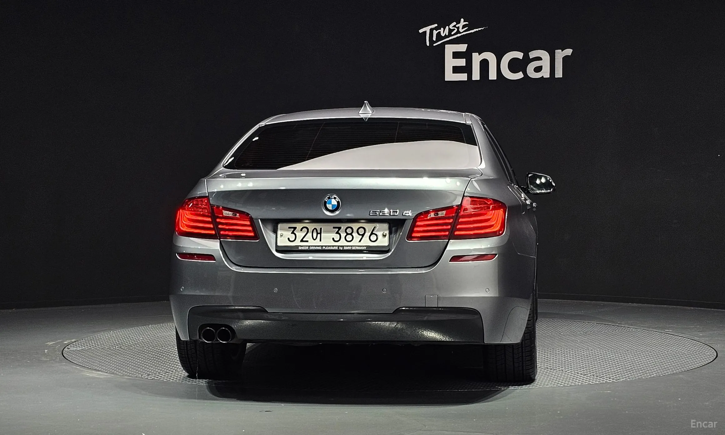 BMW 5 Series (F10) превью 4