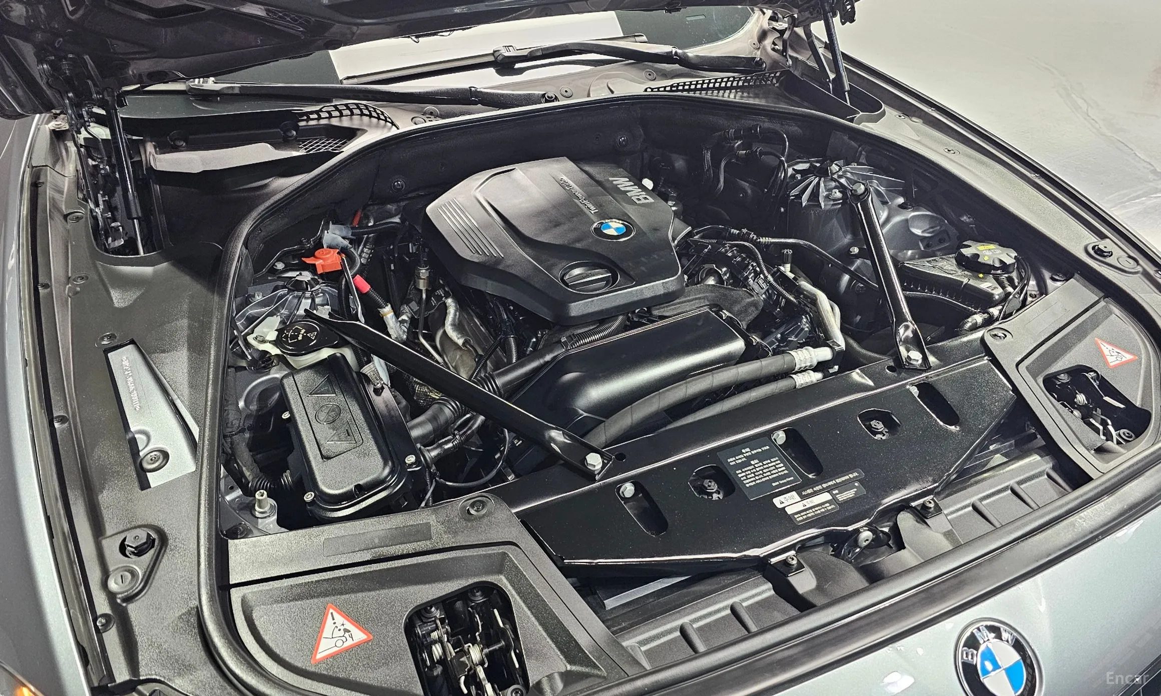 BMW 5 Series (F10) превью 6