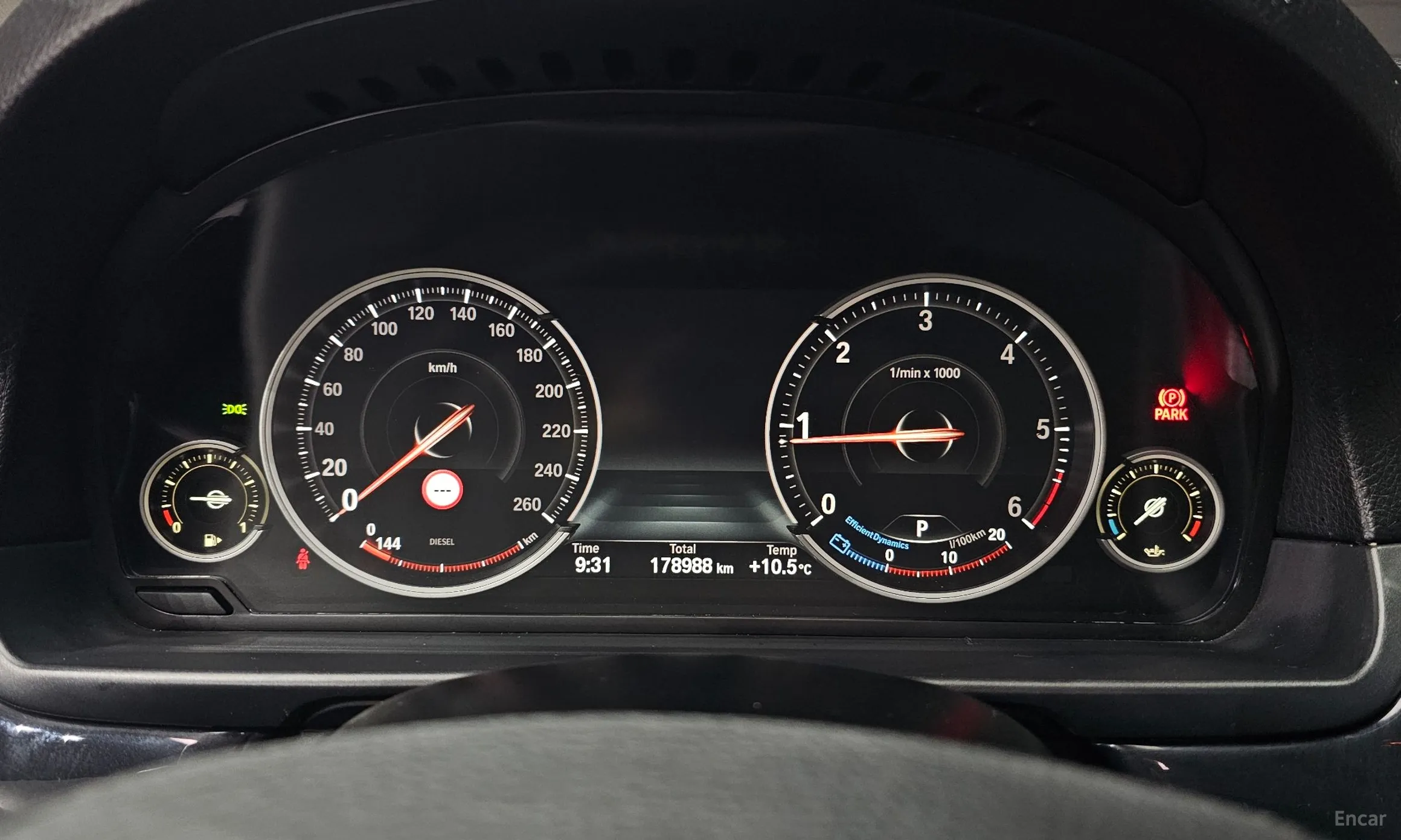 BMW 5 Series (F10) превью 8