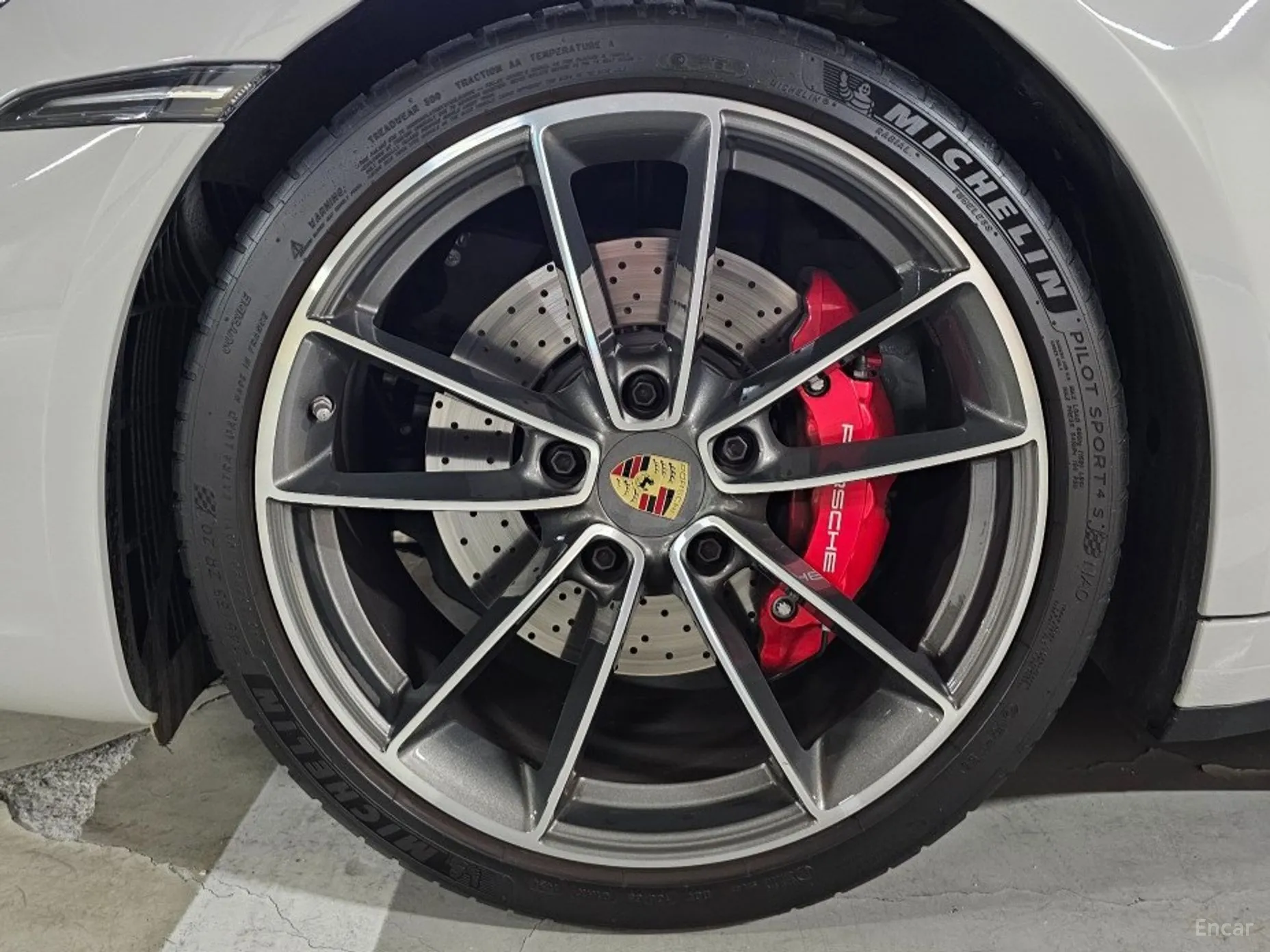 Porsche 911 (992) превью 11