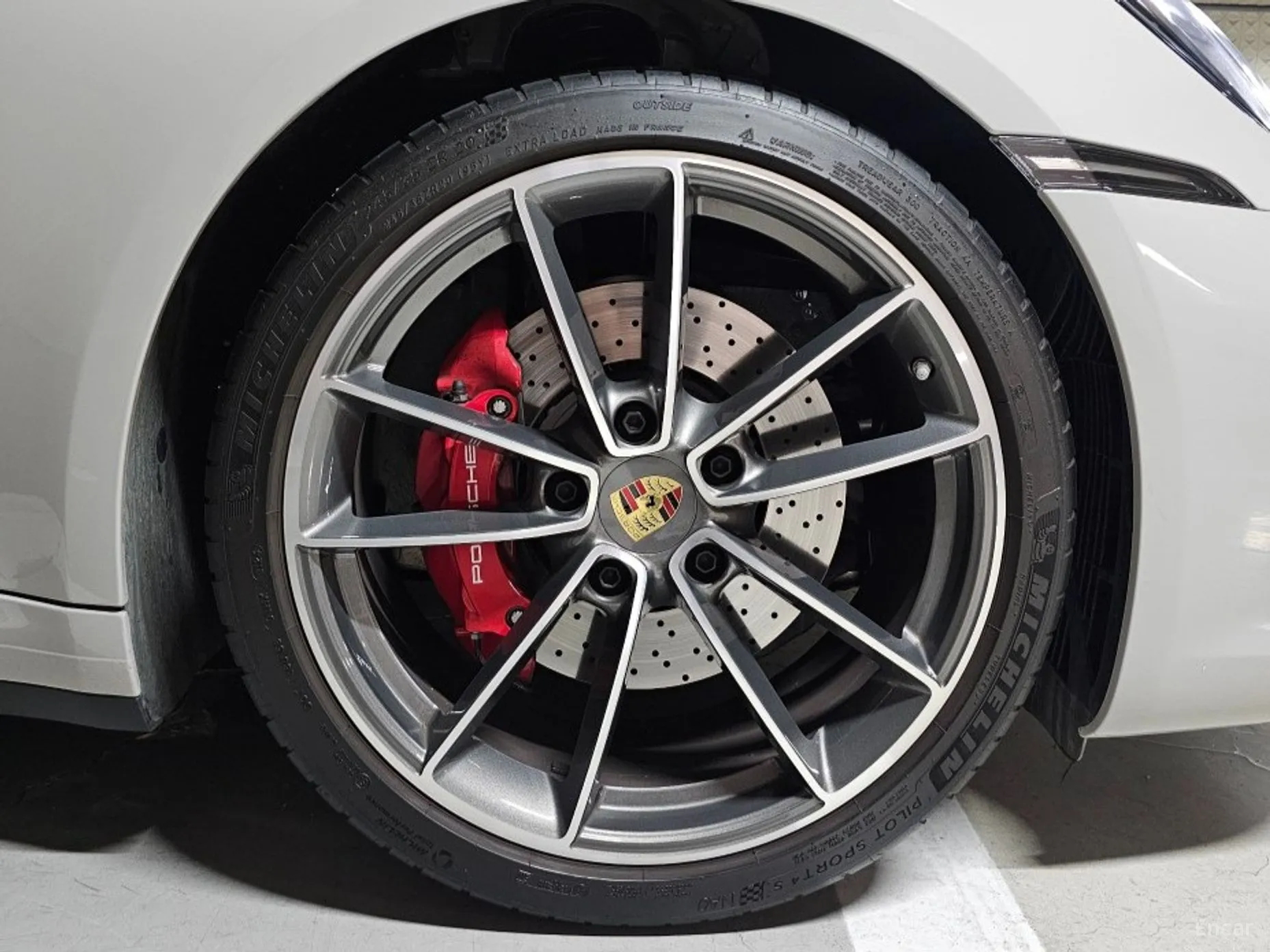 Porsche 911 (992) превью 14