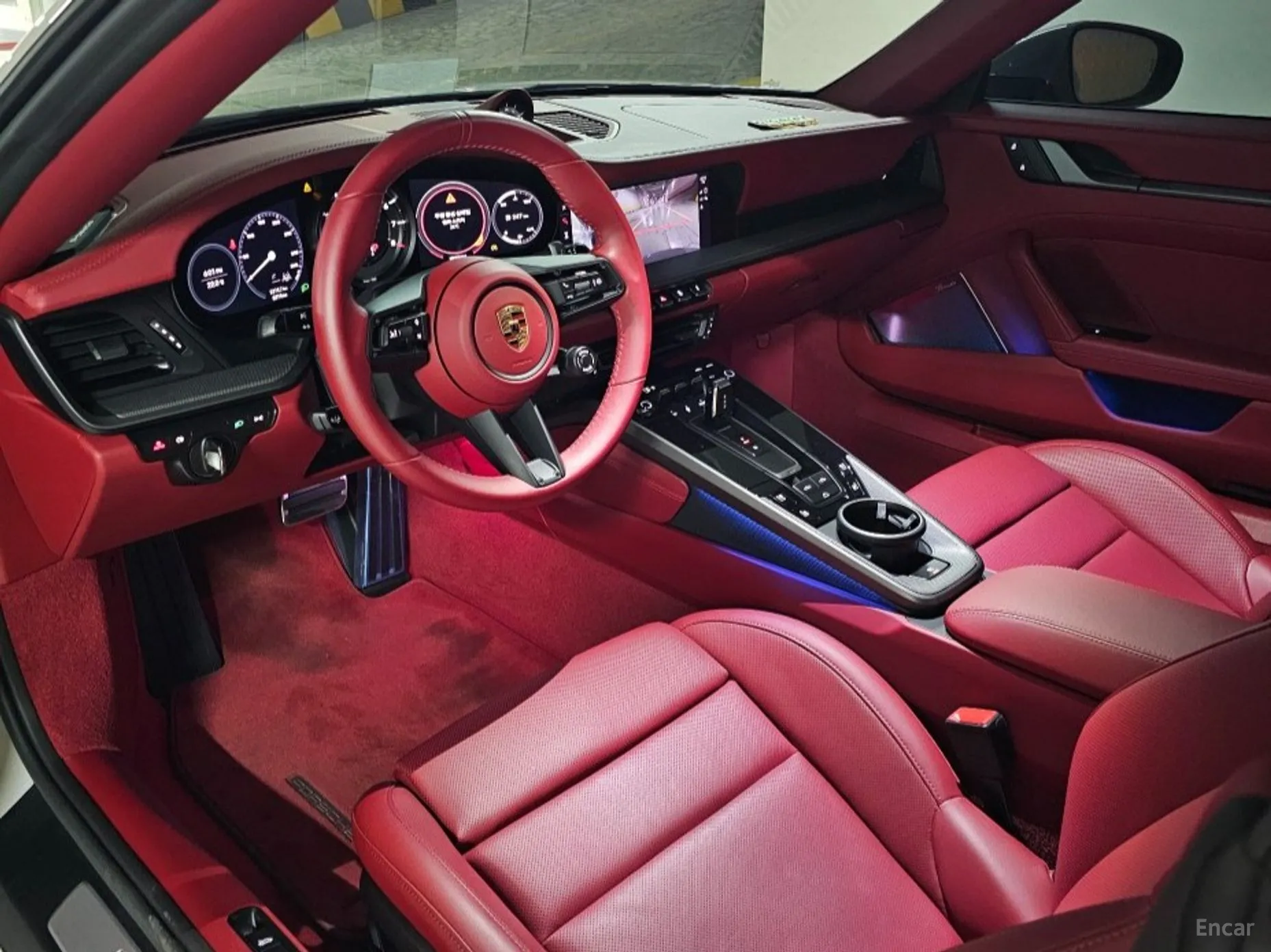 Porsche 911 (992) превью 9