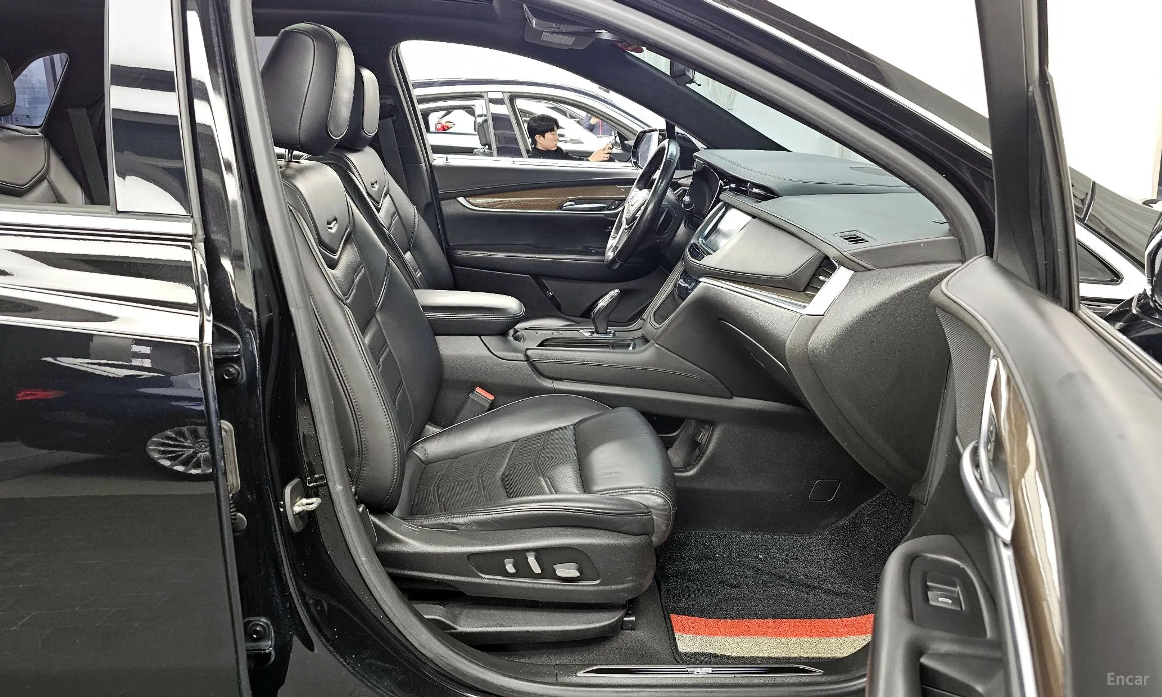 Cadillac XT5 превью 11