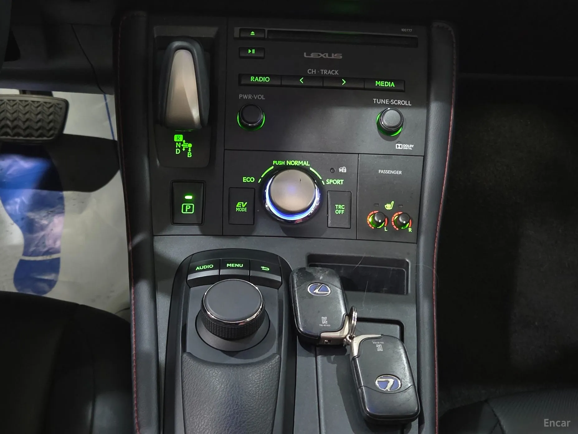 Lexus CT200h превью 13