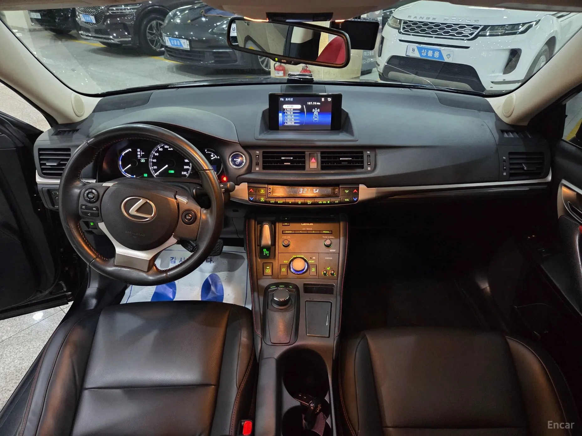 Lexus CT200h превью 8