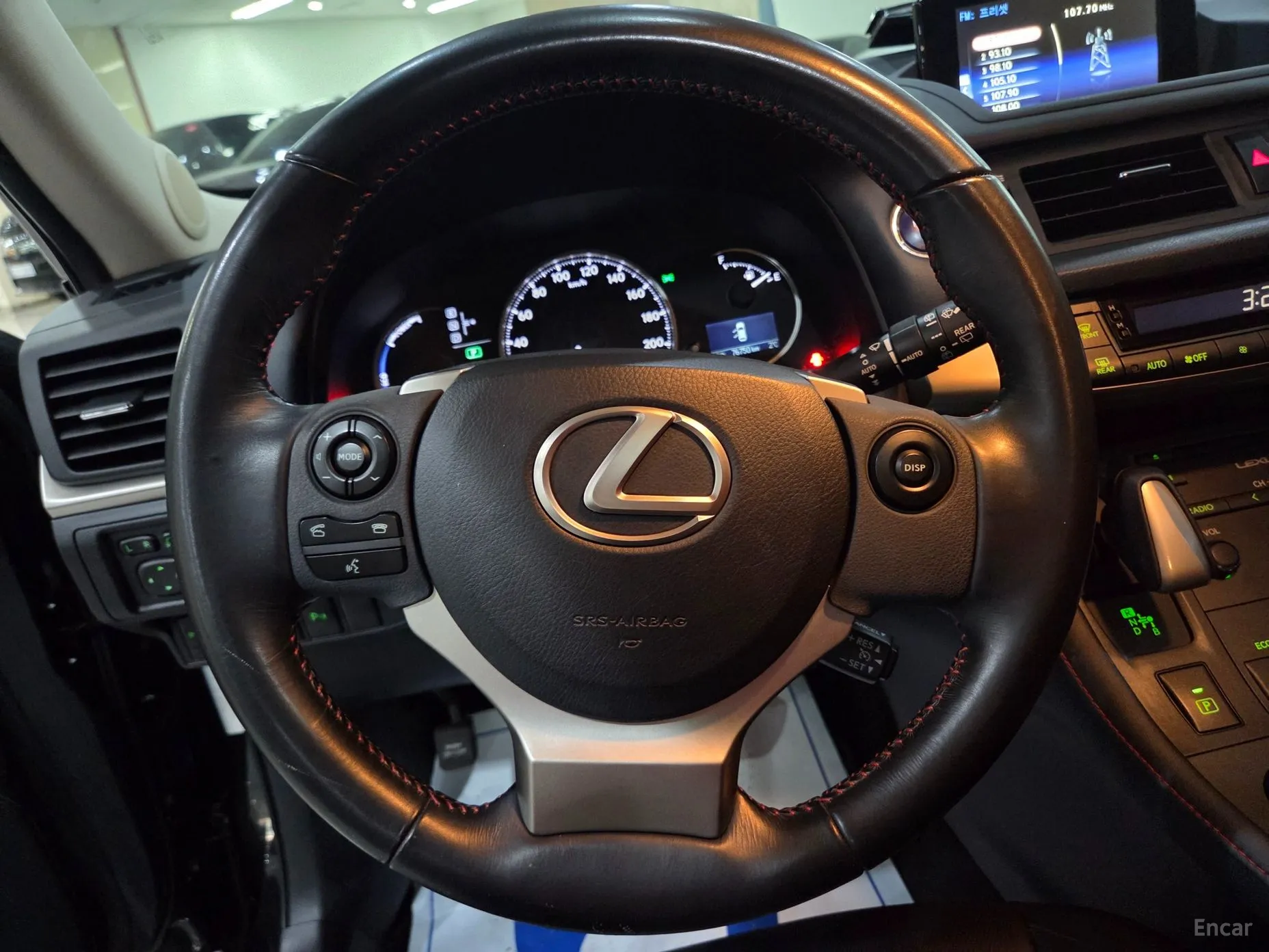 Lexus CT200h превью 9