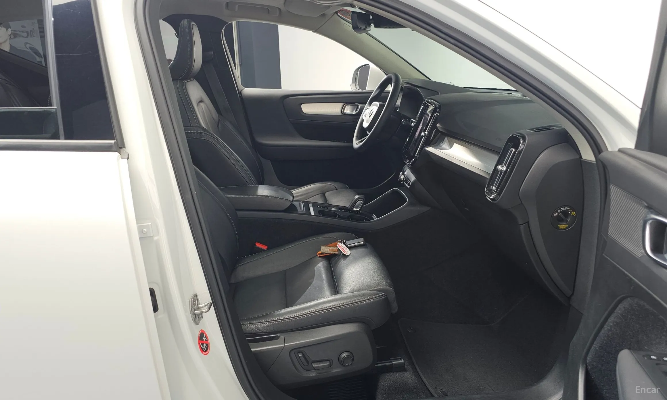 Volvo XC40 превью 11