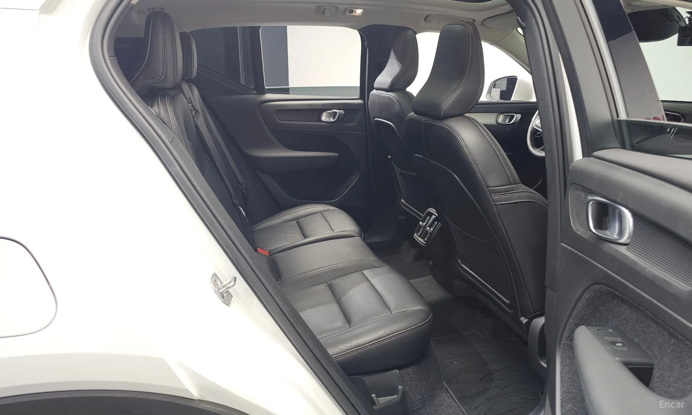Volvo XC40 превью 12