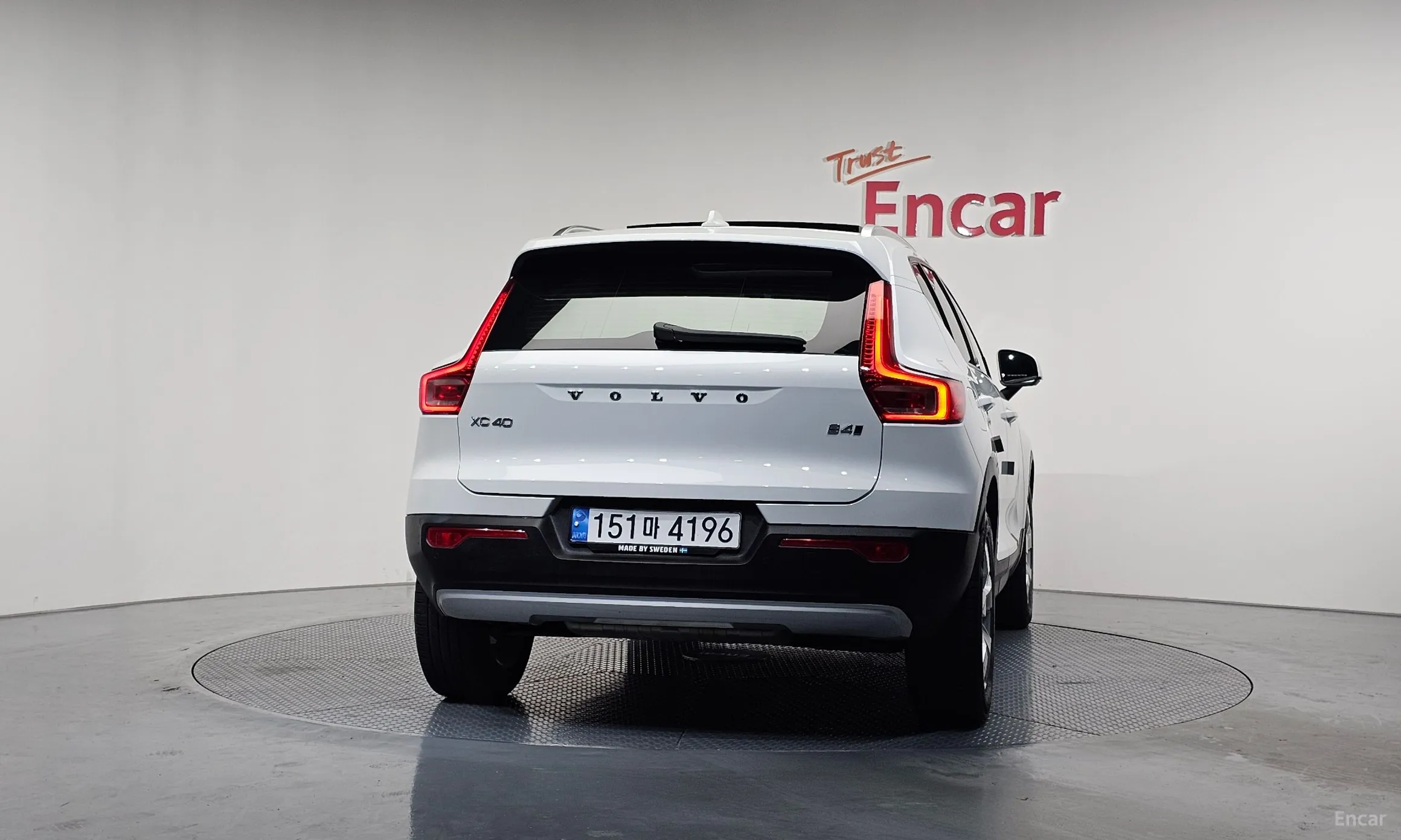 Volvo XC40 превью 4