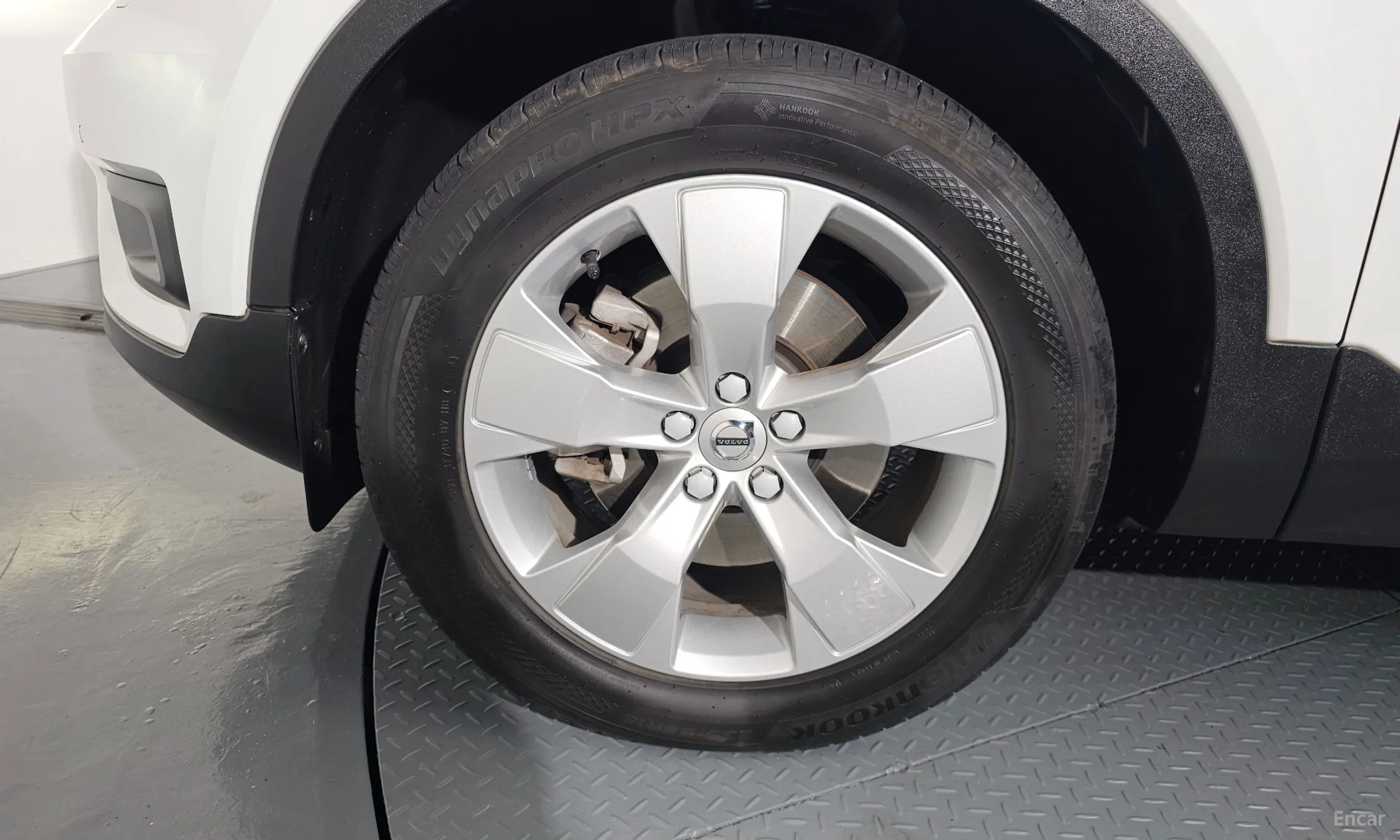 Volvo XC40 превью 5