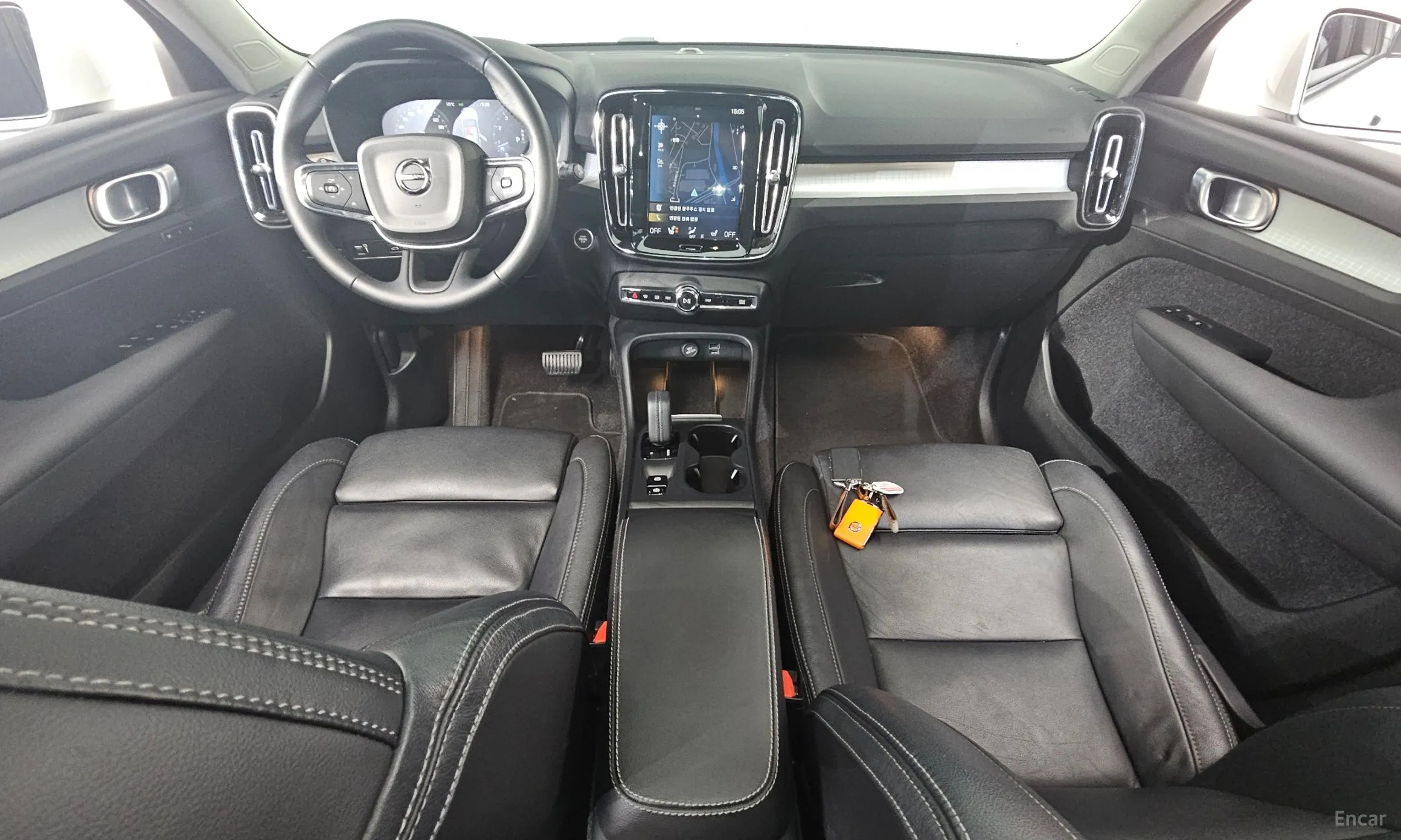 Volvo XC40 превью 7