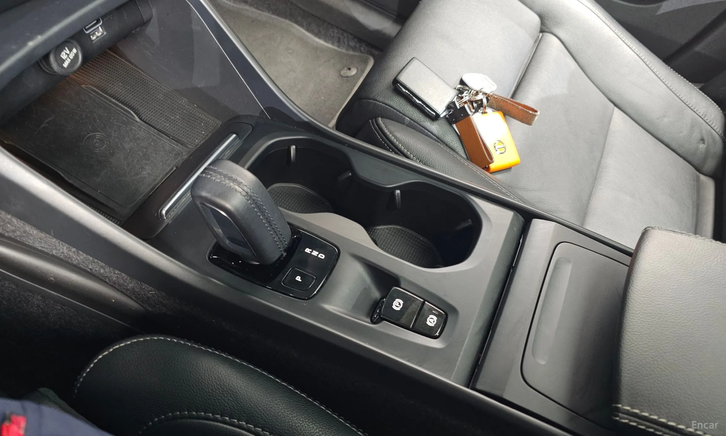 Volvo XC40 превью 9