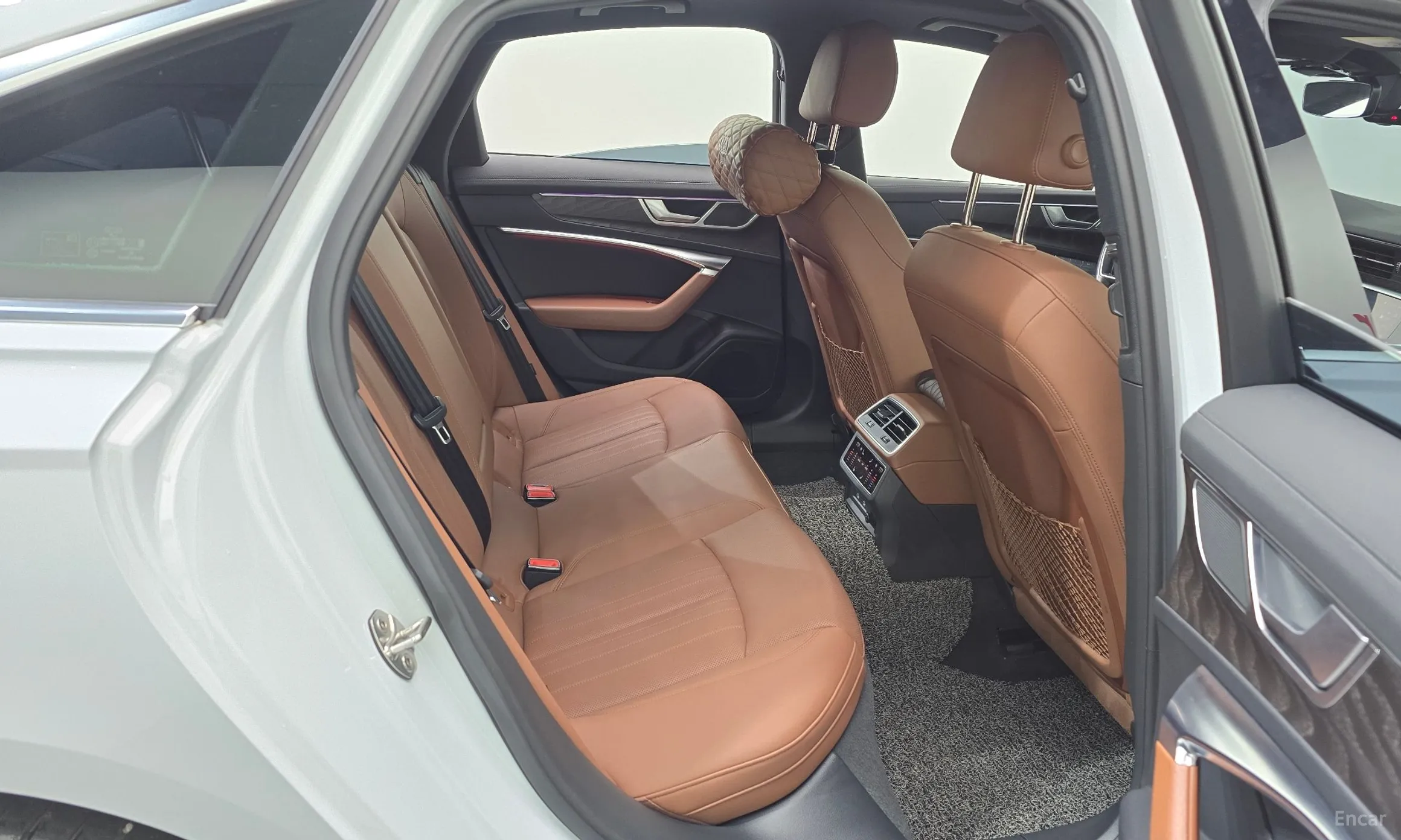 Audi A6 (C8) превью 12