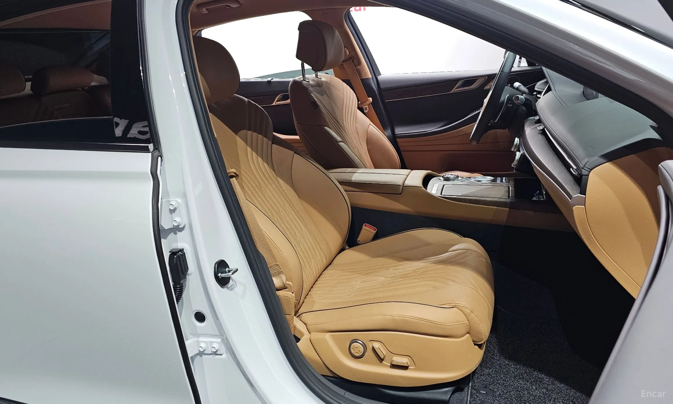 Genesis G80 (RG3) превью 10