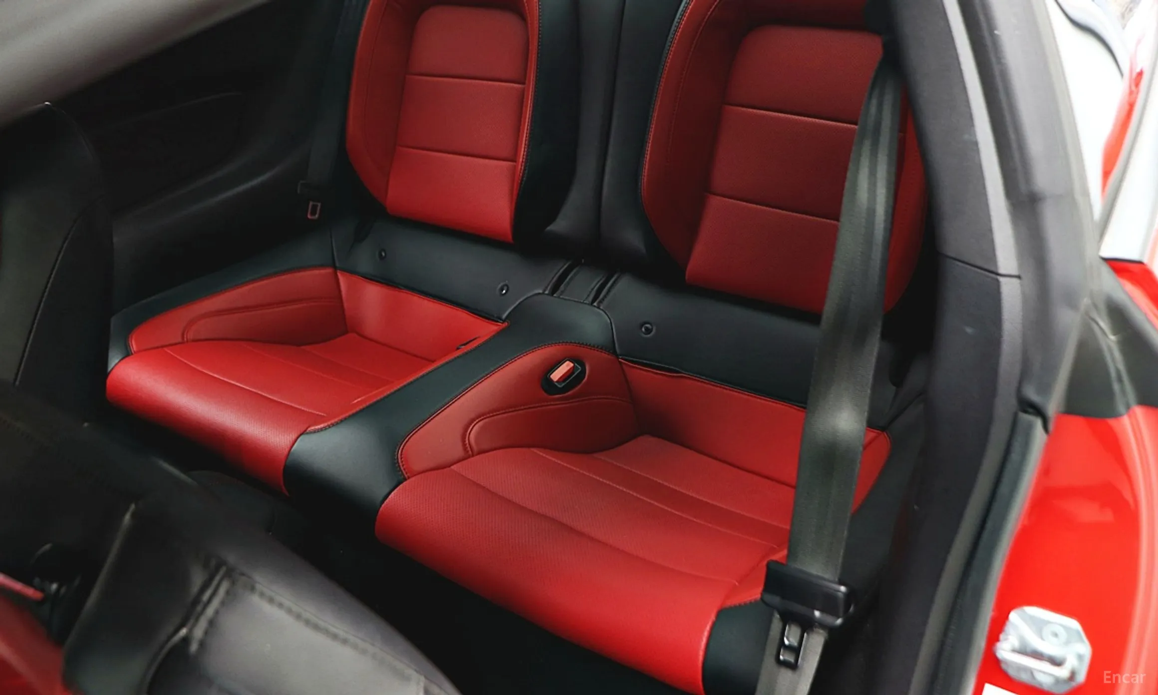 Ford Mustang превью 12