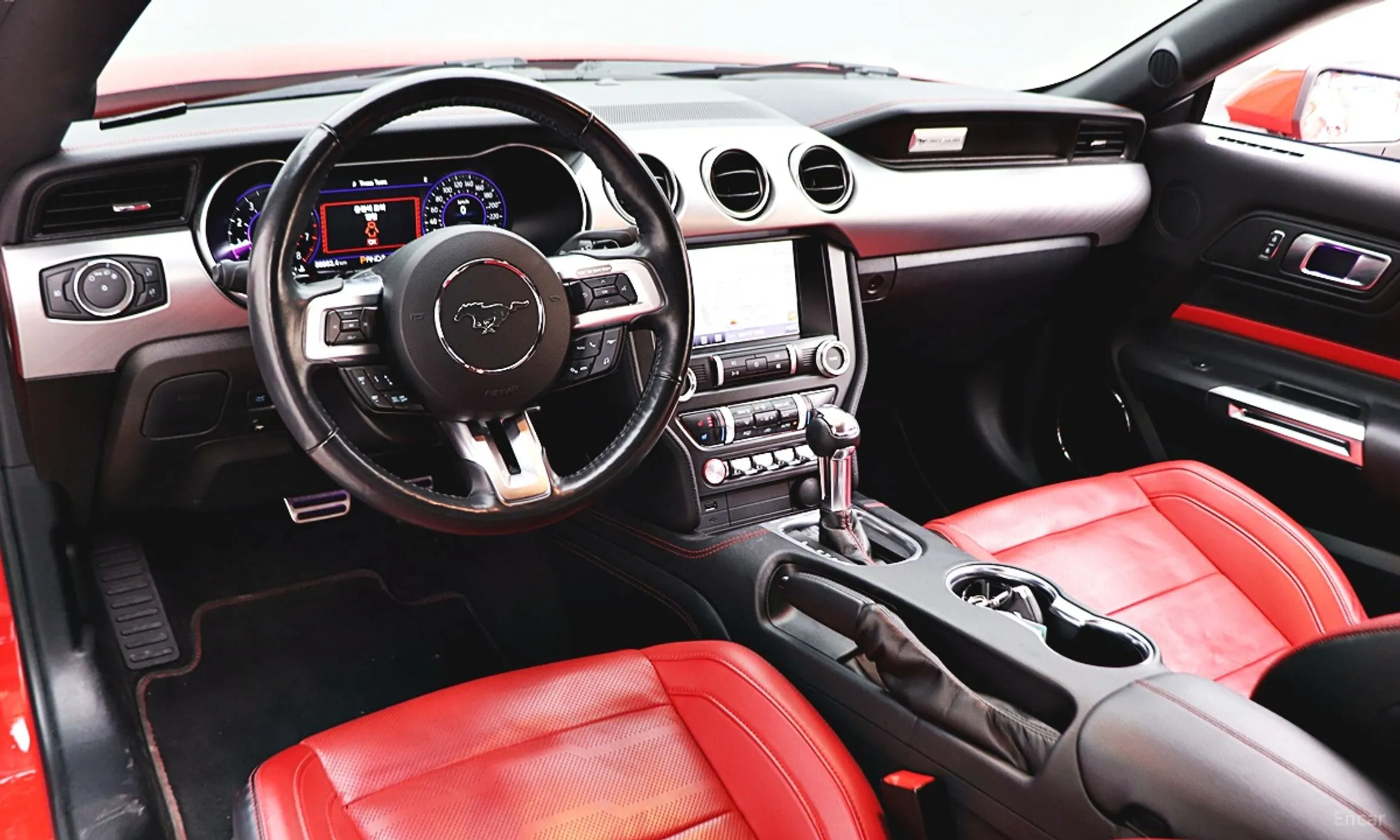 Ford Mustang превью 15
