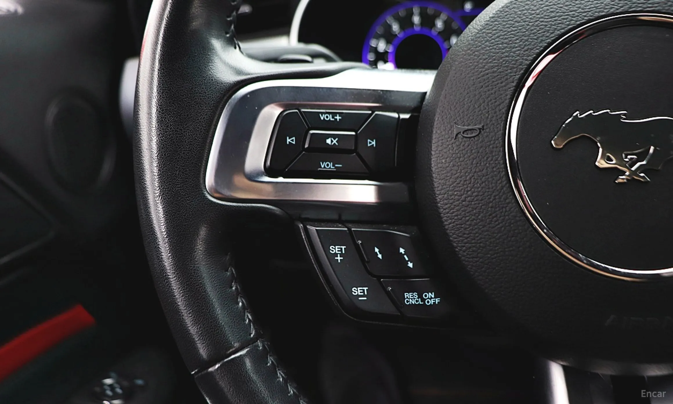 Ford Mustang превью 7