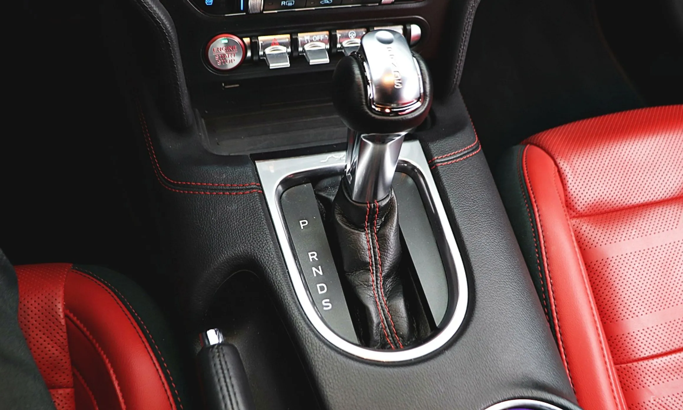 Ford Mustang превью 9