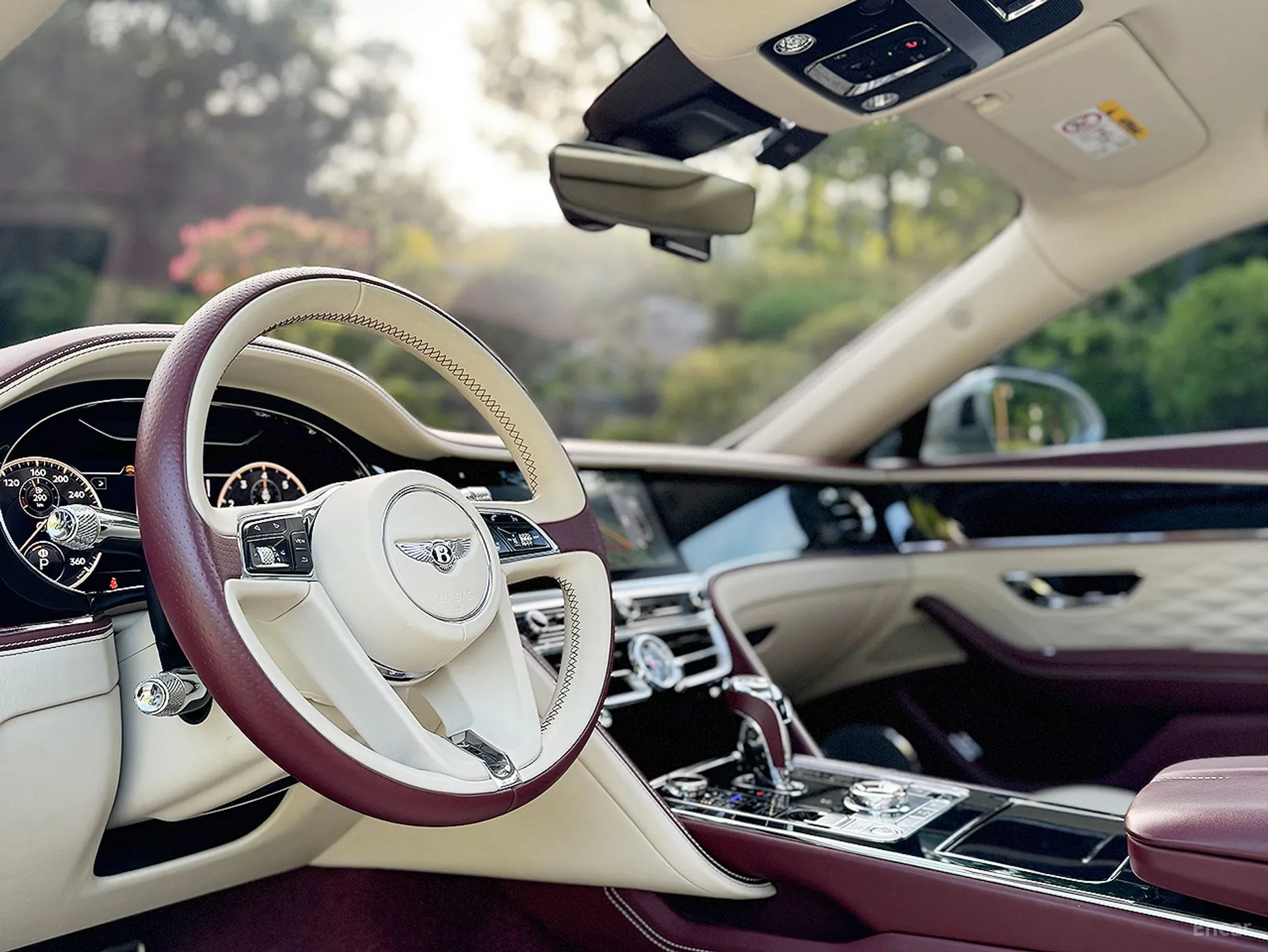 Bentley Flying Spur 3rd Generation превью 10