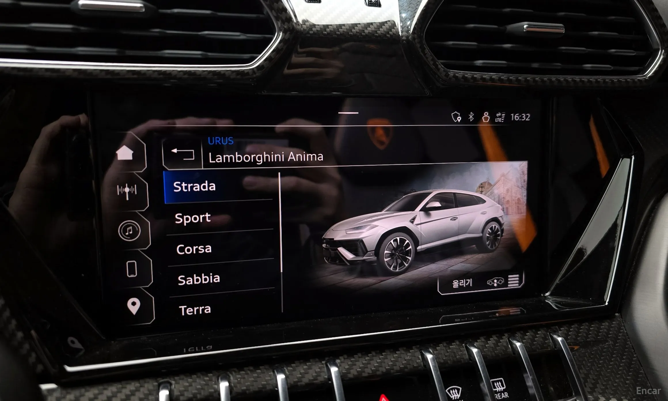 Lamborghini Urus превью 15