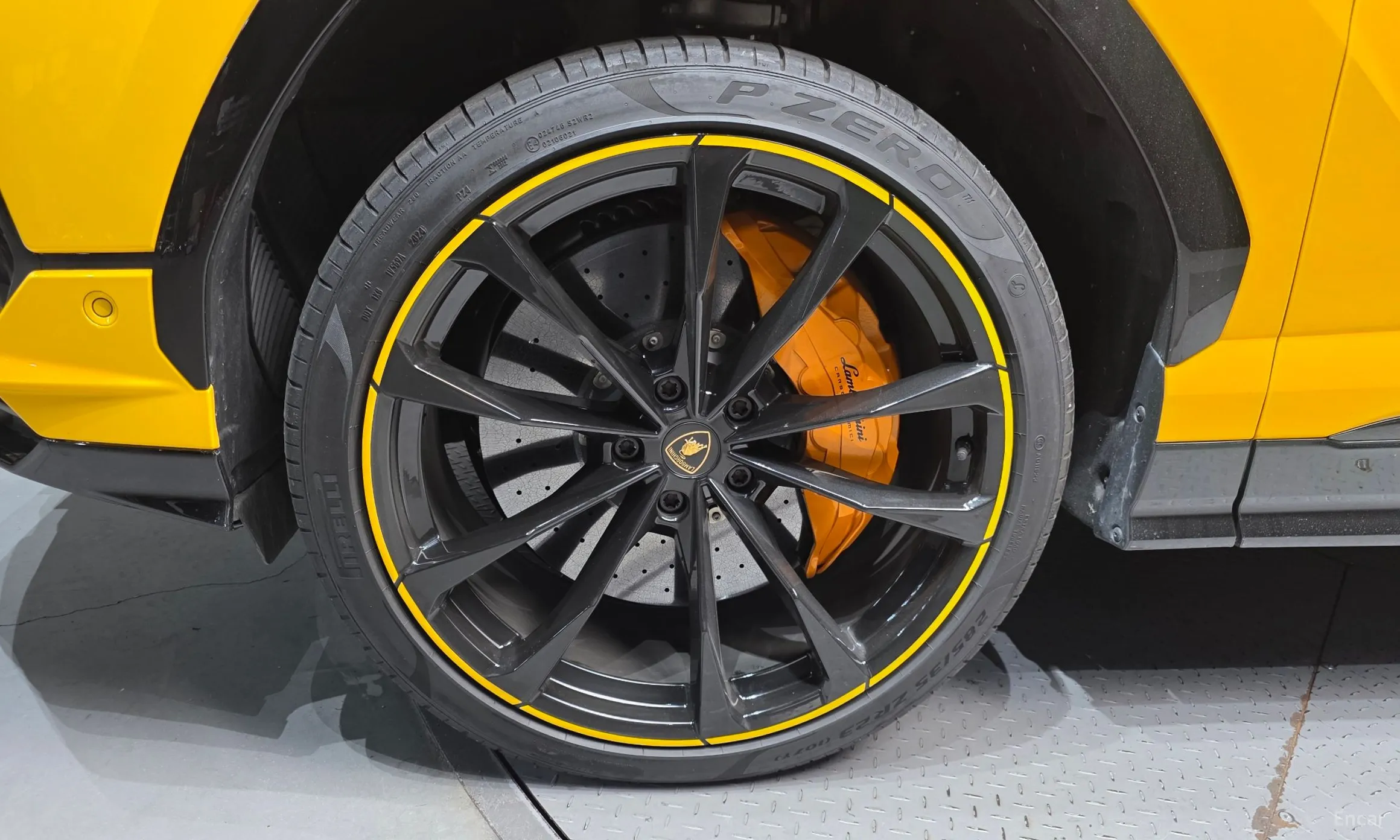 Lamborghini Urus превью 5