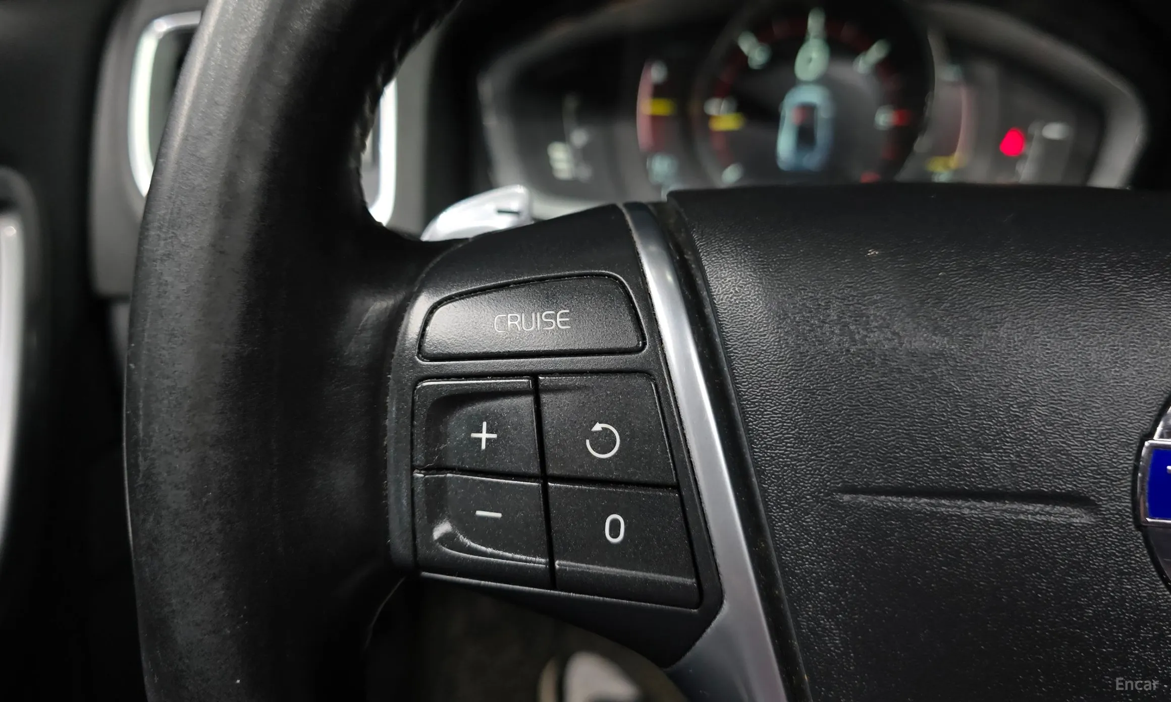 Volvo S60 превью 18