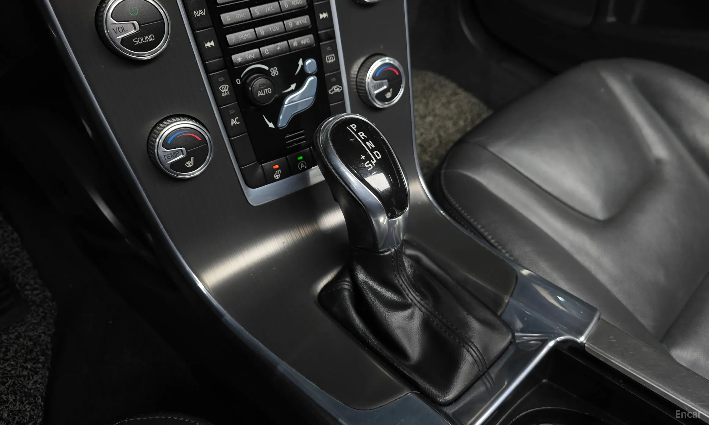 Volvo S60 превью 9