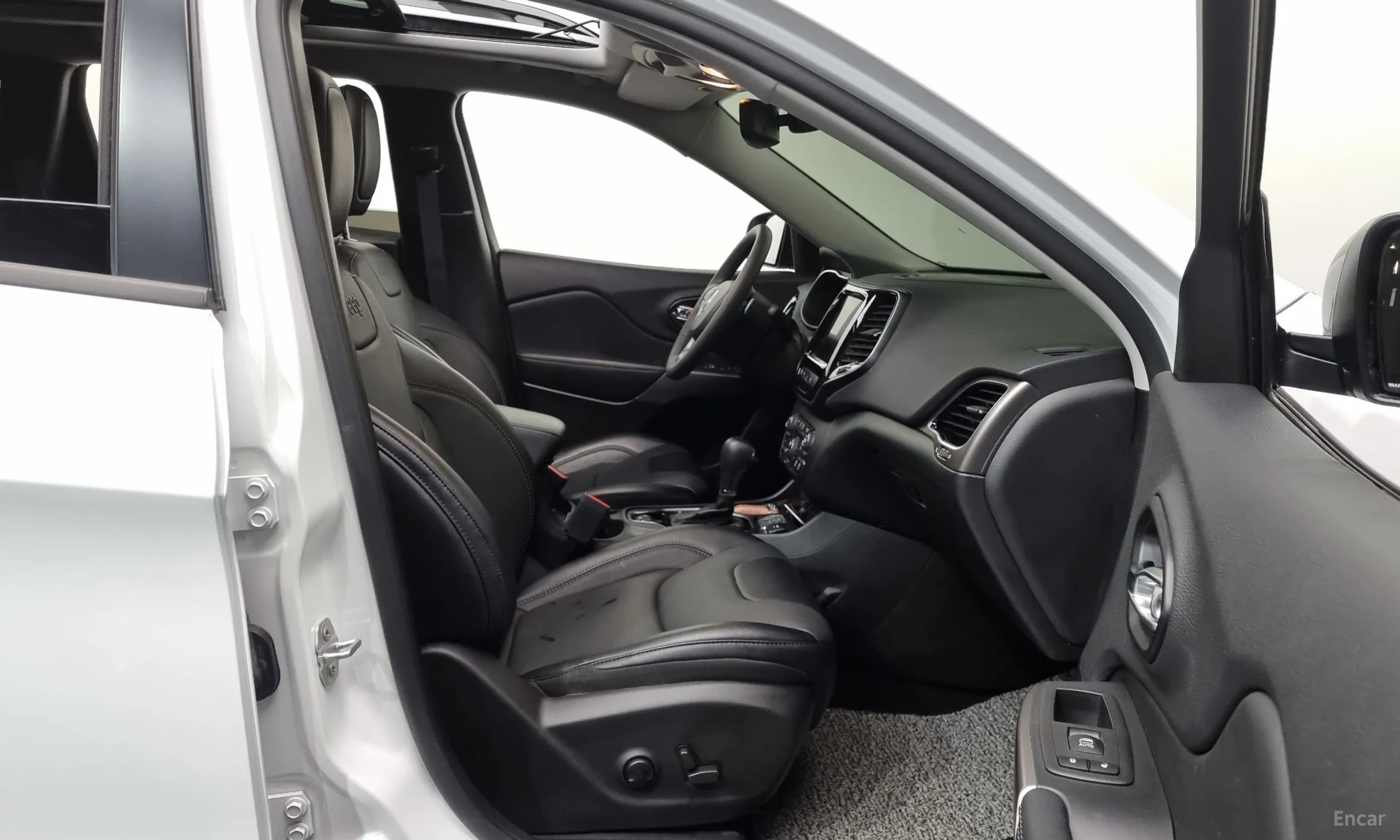 Jeep Cherokee (KL) превью 11