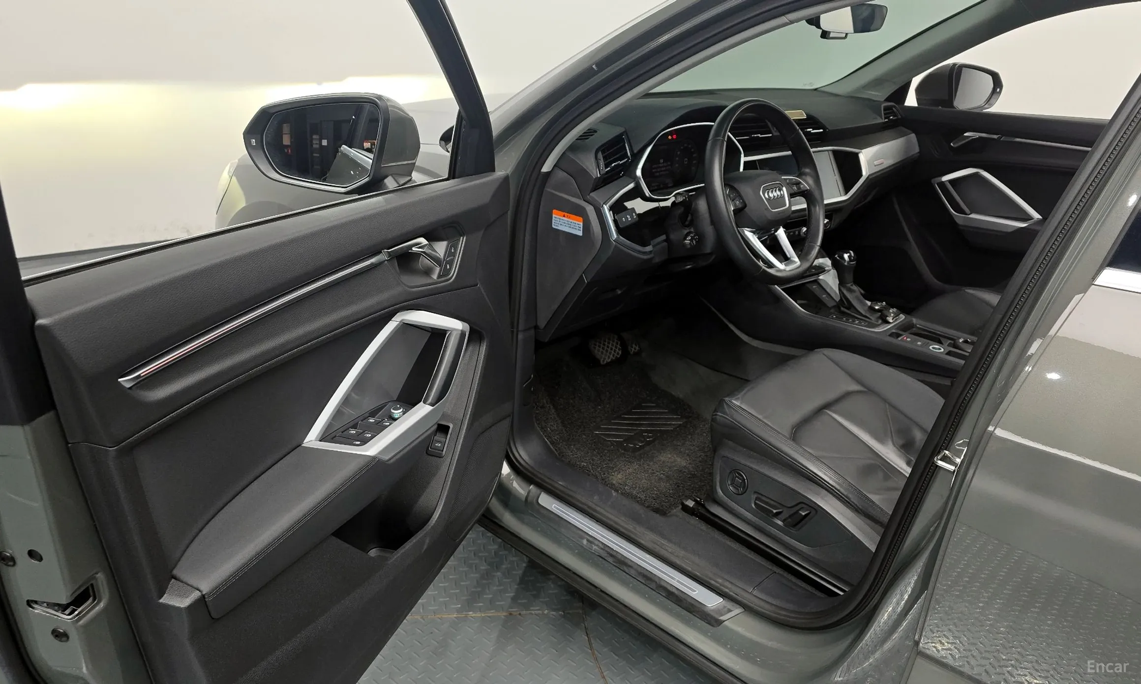 Audi Q3 (F3) превью 10