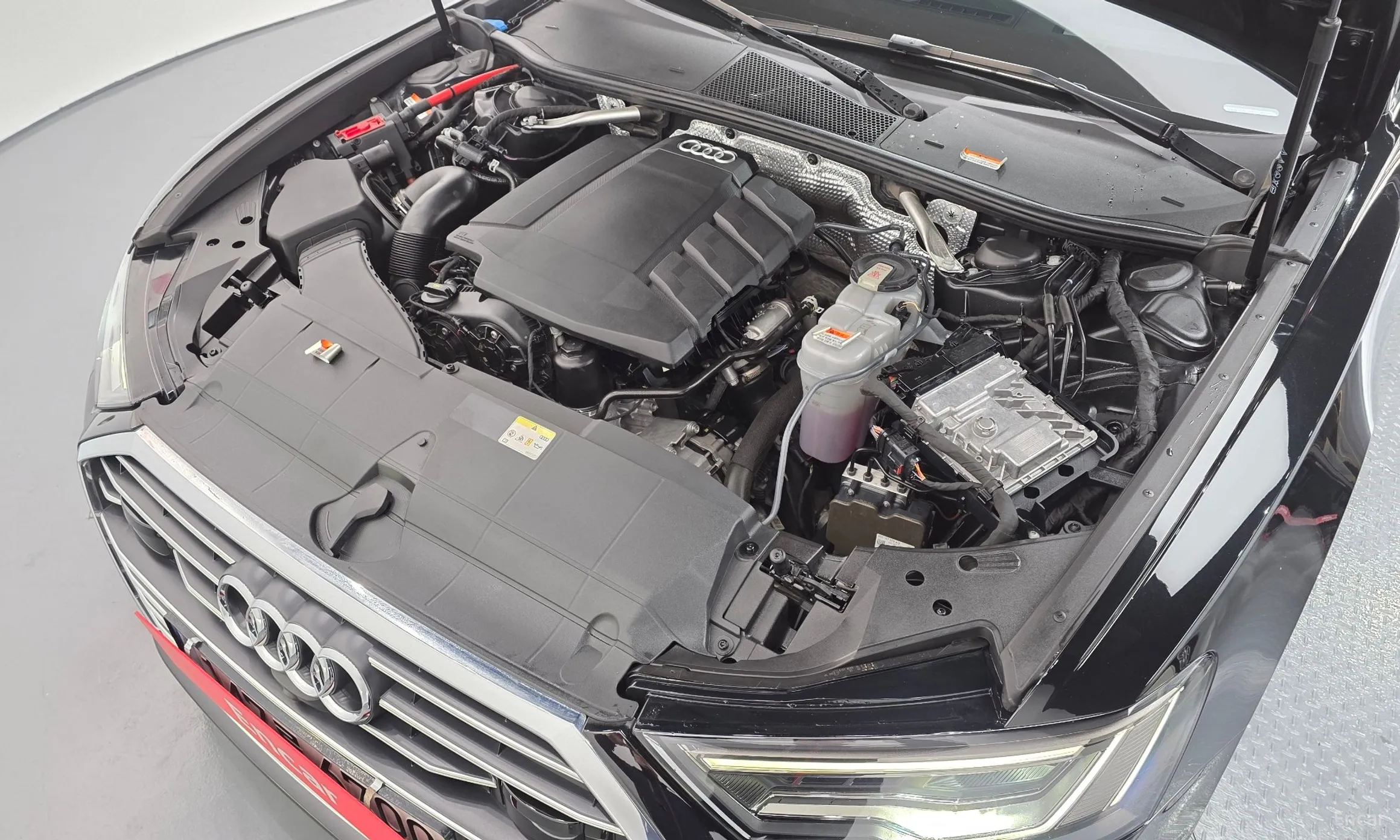 Audi A6 (C8) превью 6