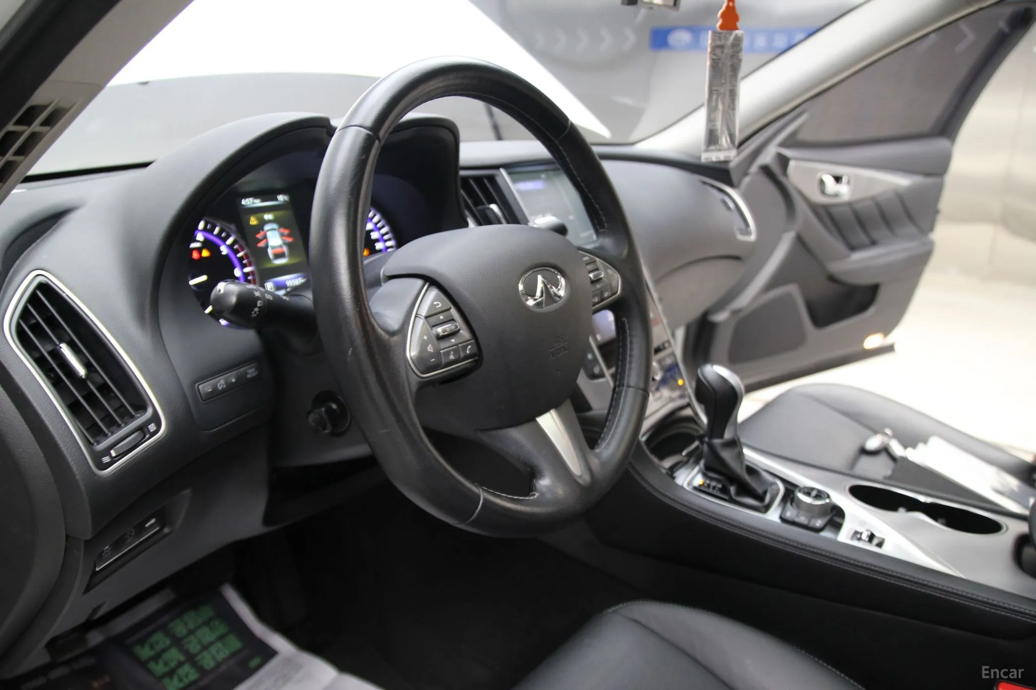 Infiniti Q50 превью 10