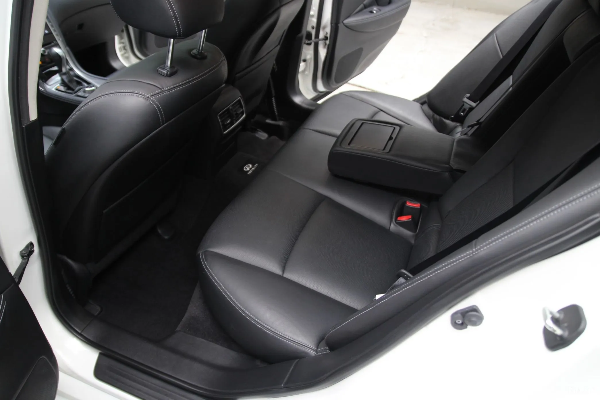 Infiniti Q50 превью 12
