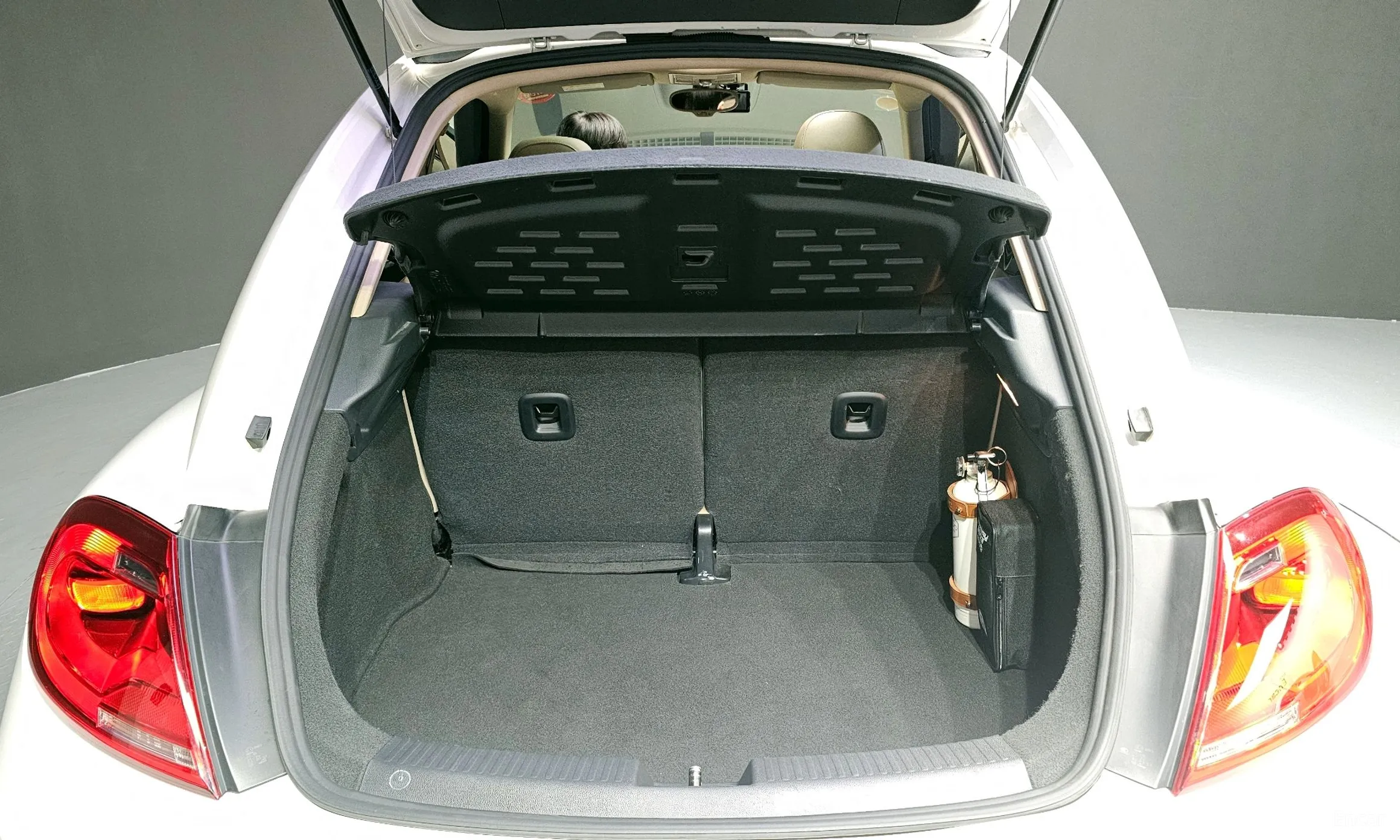 Volkswagen The Beetle превью 19