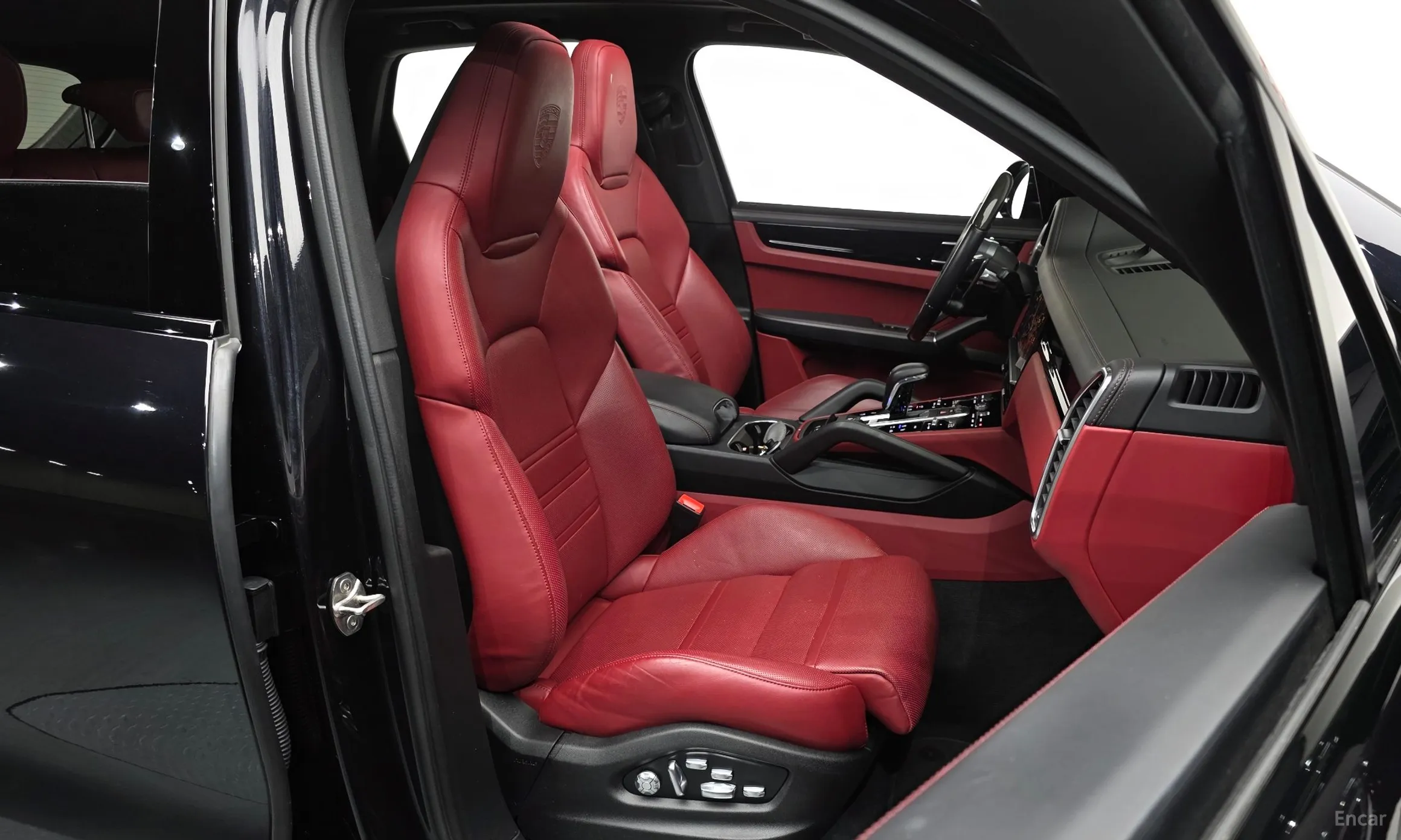 Porsche Cayenne (PO536) превью 10