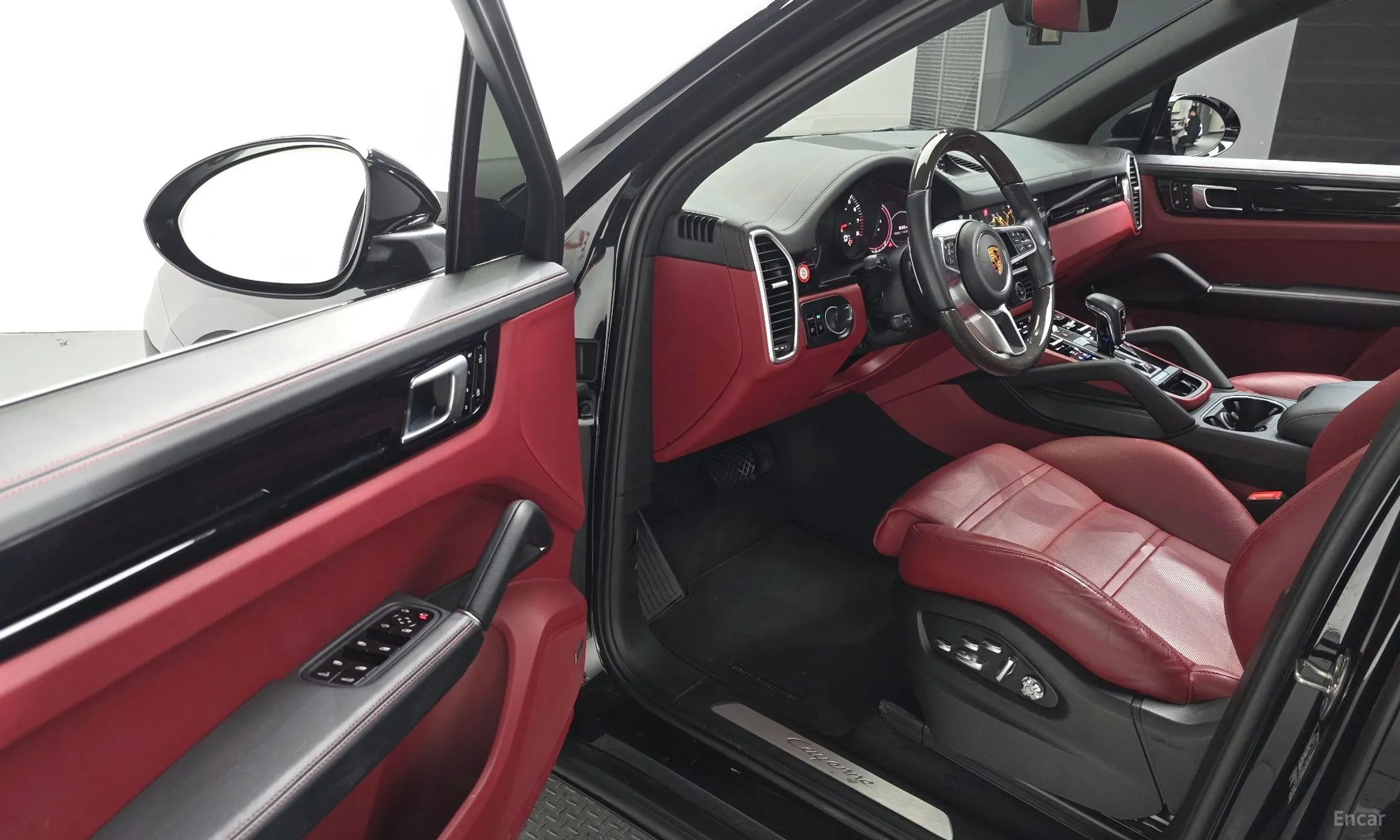Porsche Cayenne (PO536) превью 11