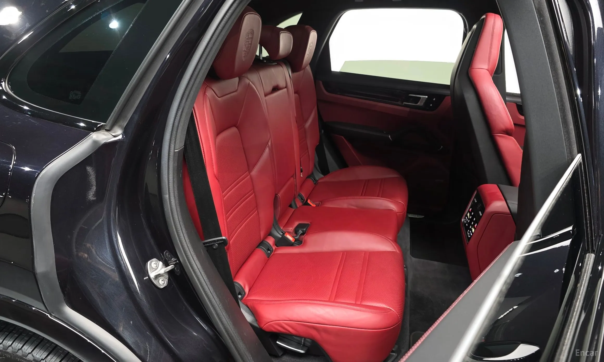 Porsche Cayenne (PO536) превью 12