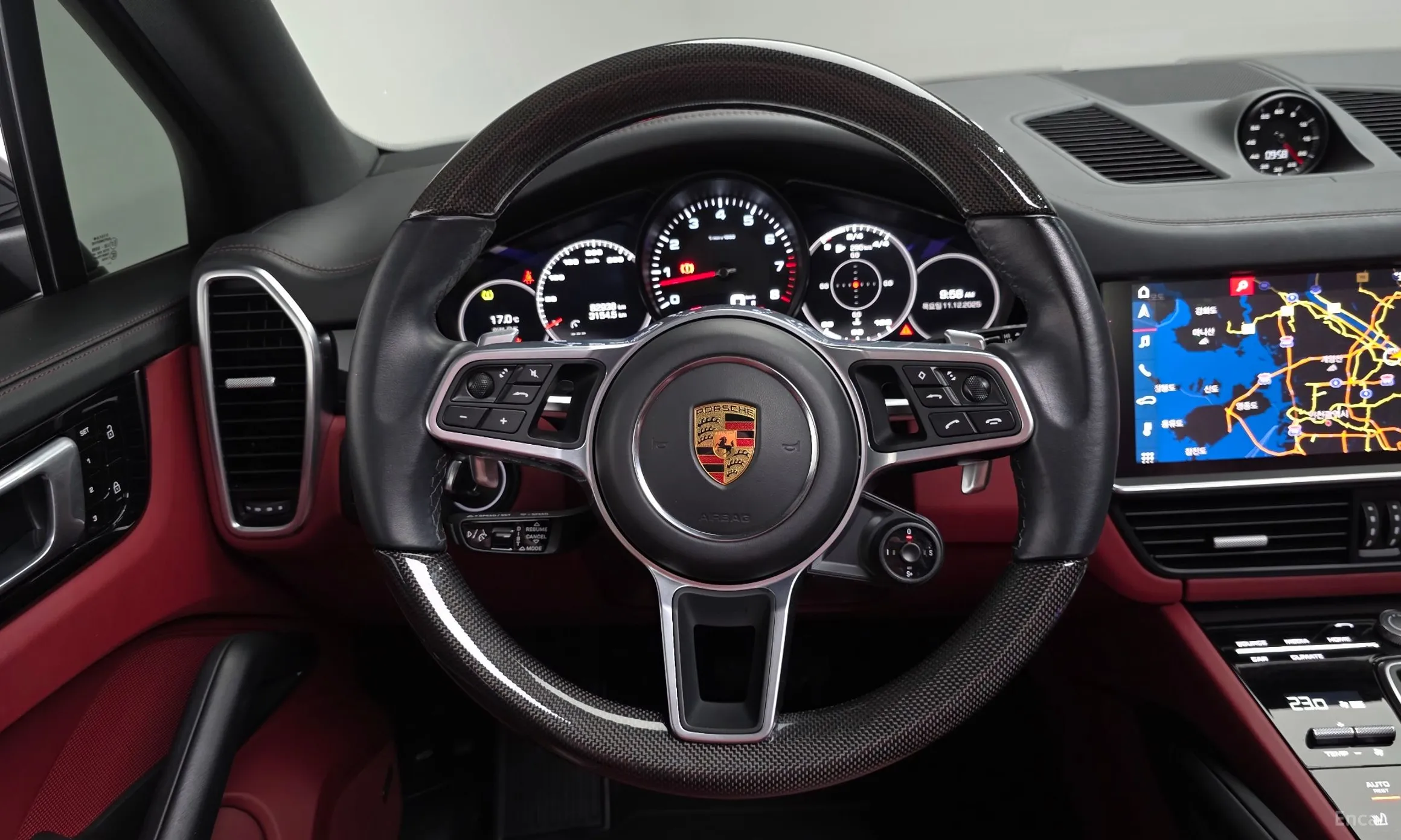 Porsche Cayenne (PO536) превью 13
