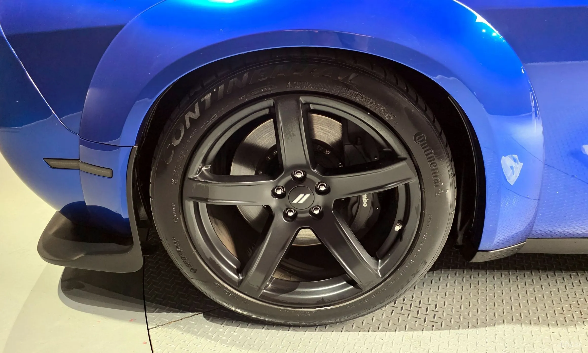 Dodge Challenger превью 5
