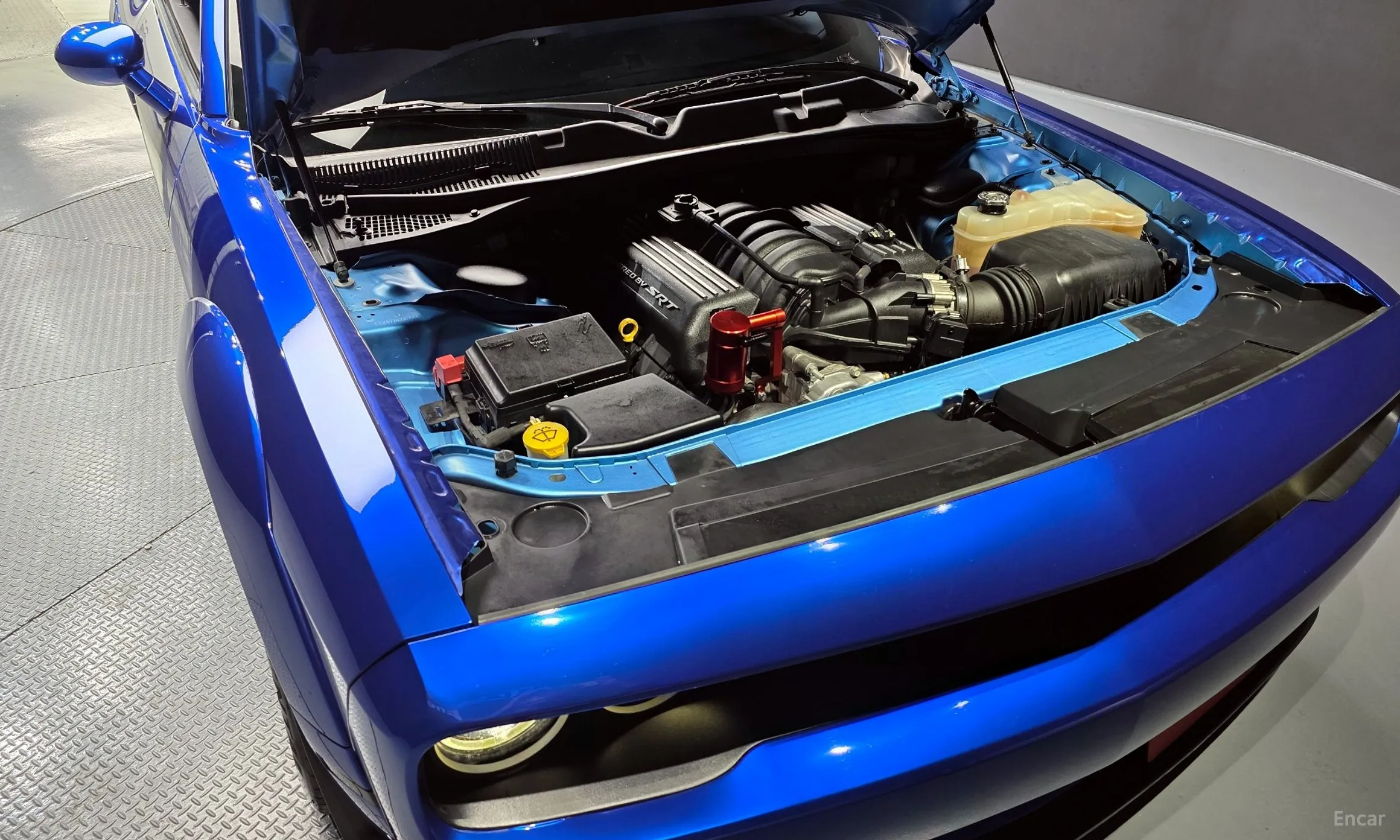 Dodge Challenger превью 6