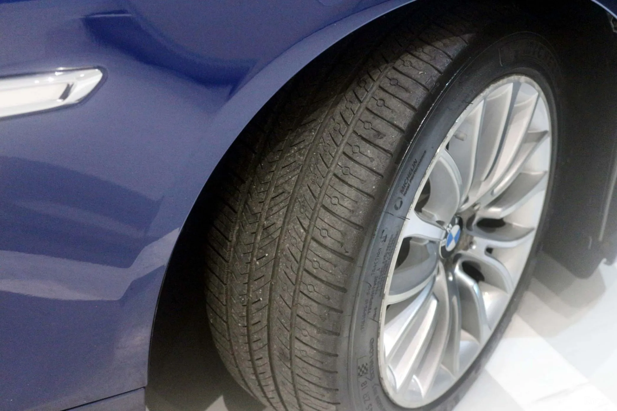 BMW 5 Series (F10) превью 10
