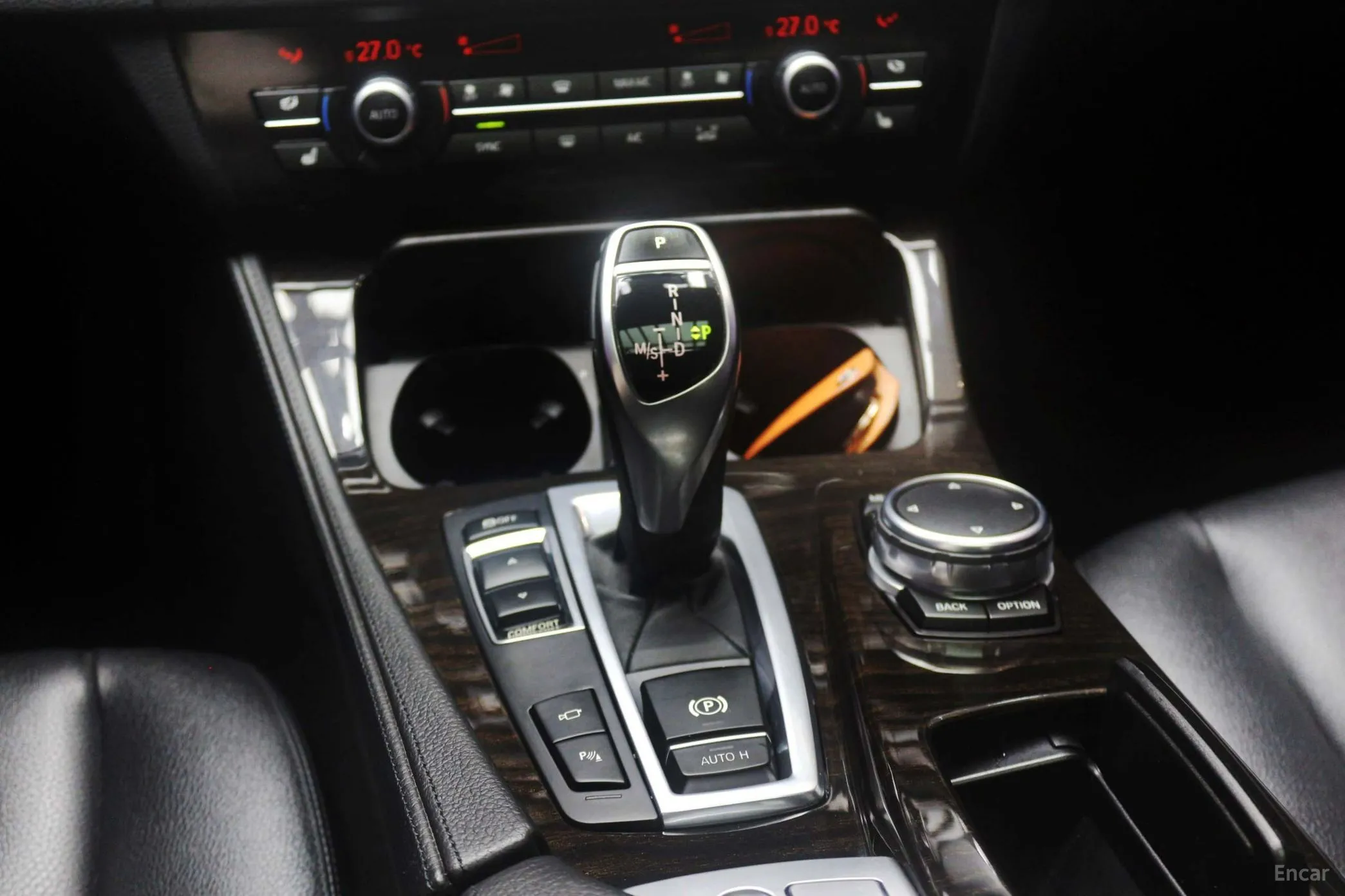 BMW 5 Series (F10) превью 18